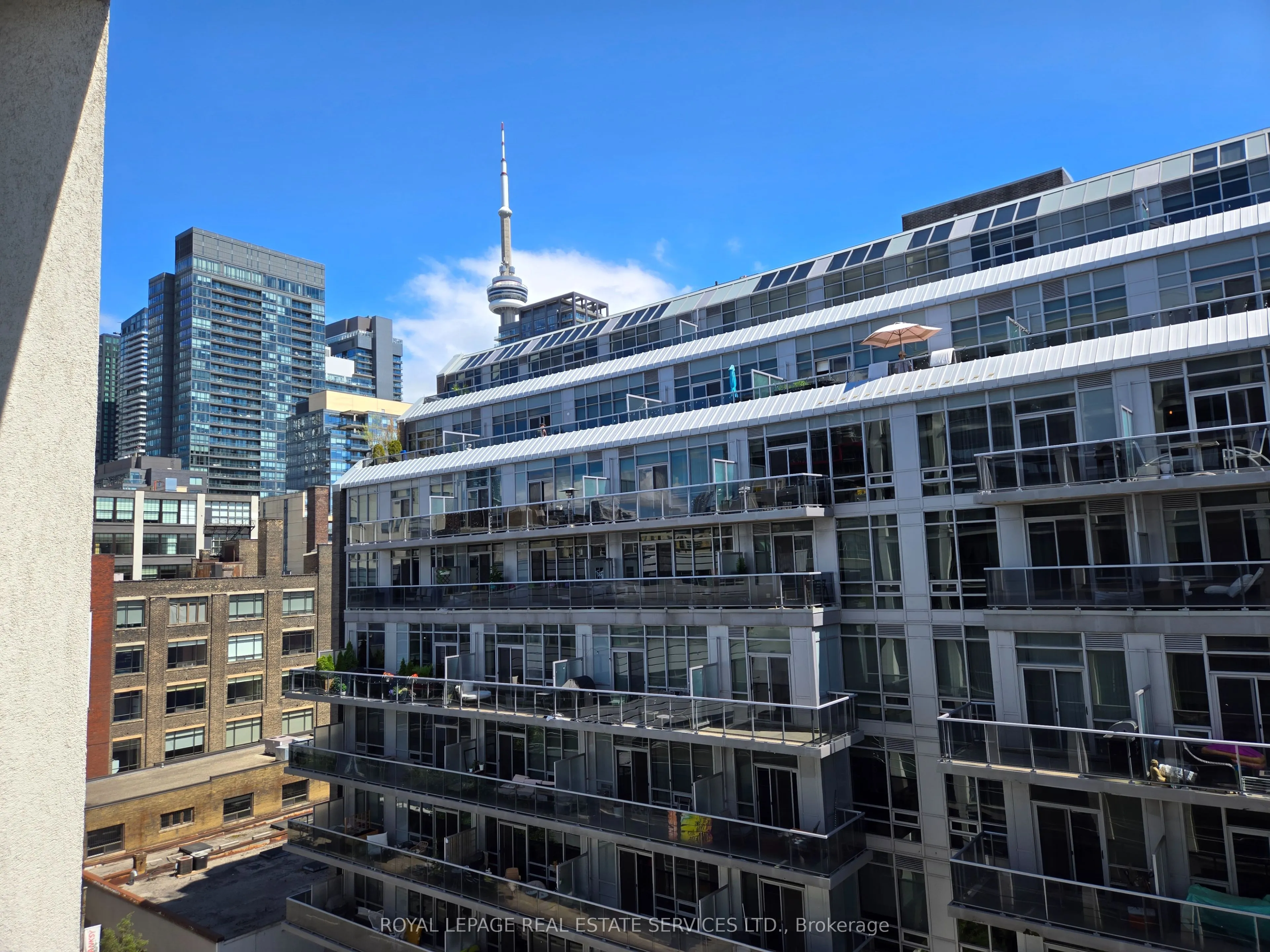 39 Brant Street, #714