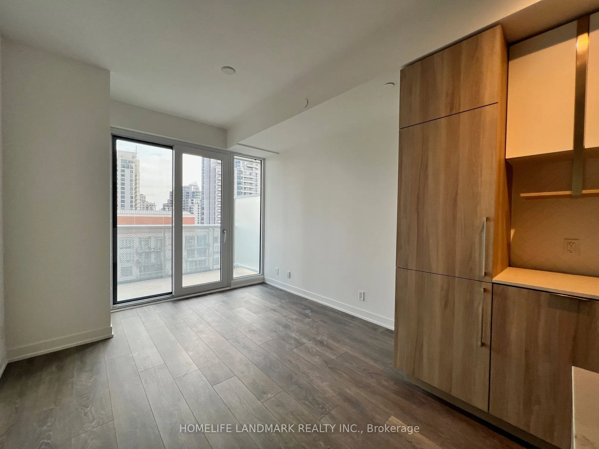 15 Holmes Avenue, #1512