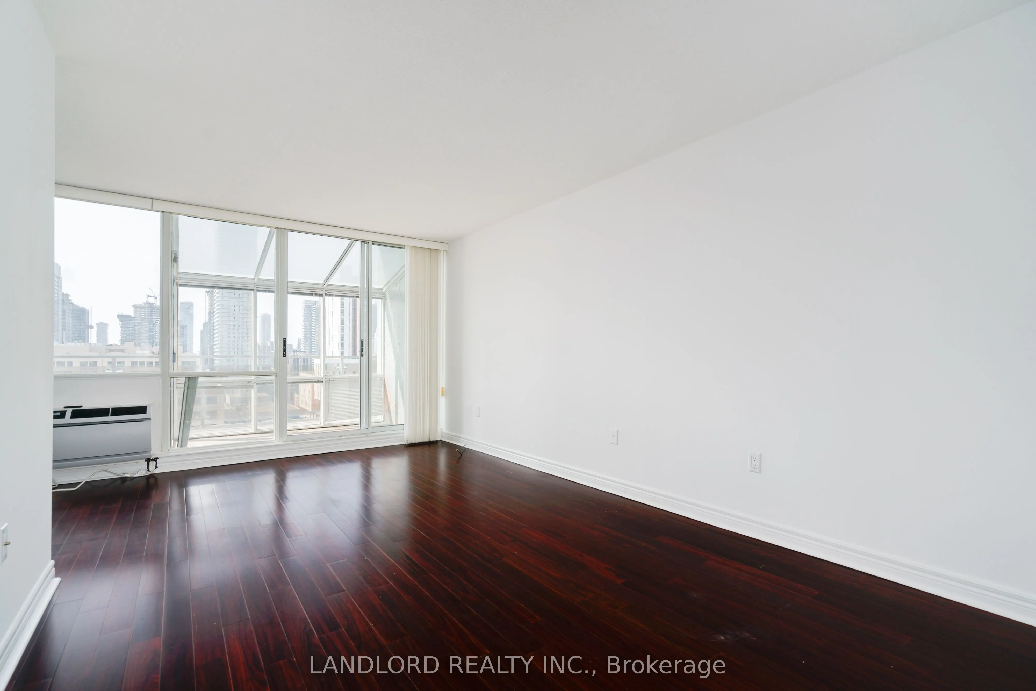 86 Gerrard Street E, #14E