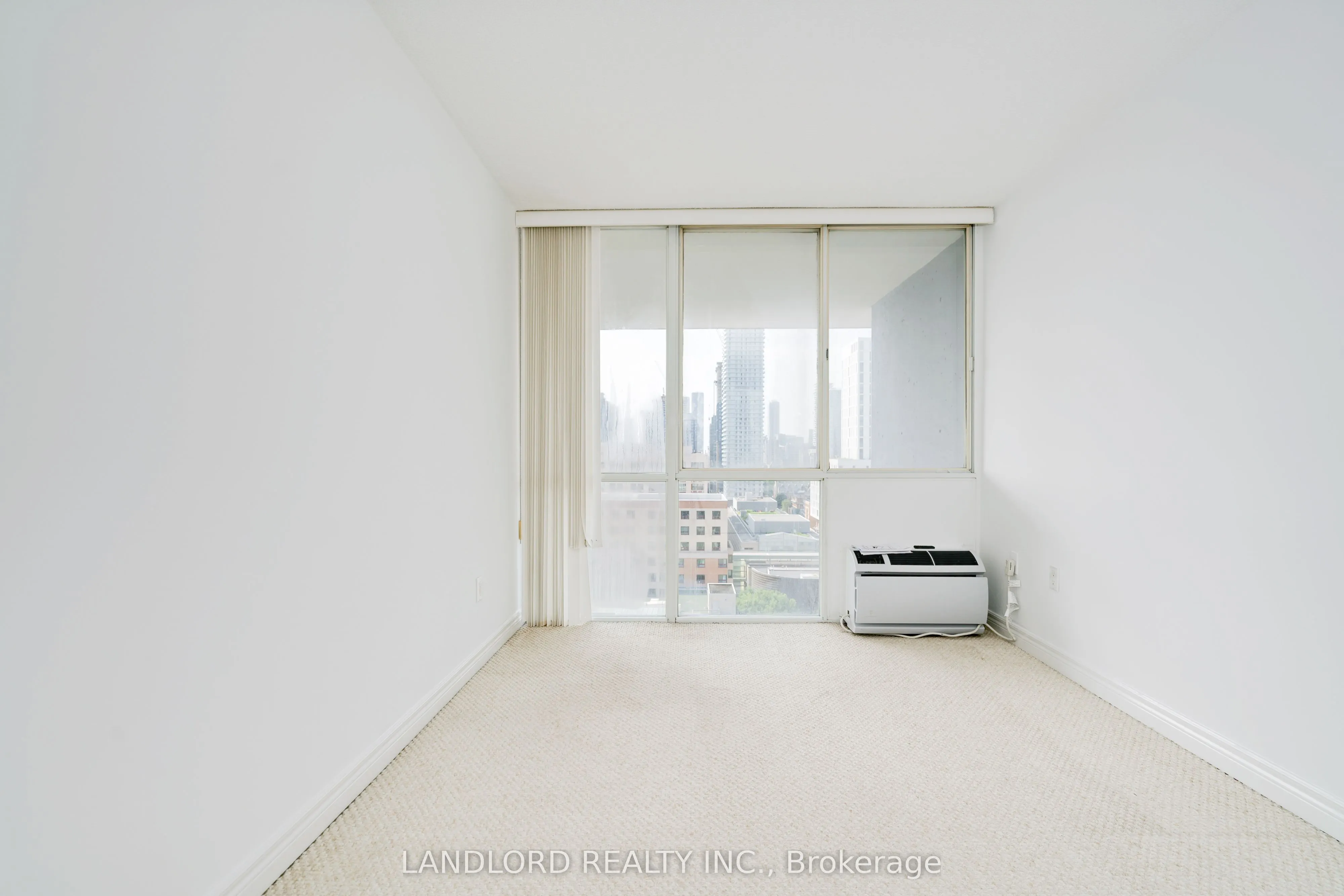 86 Gerrard Street E, #14E