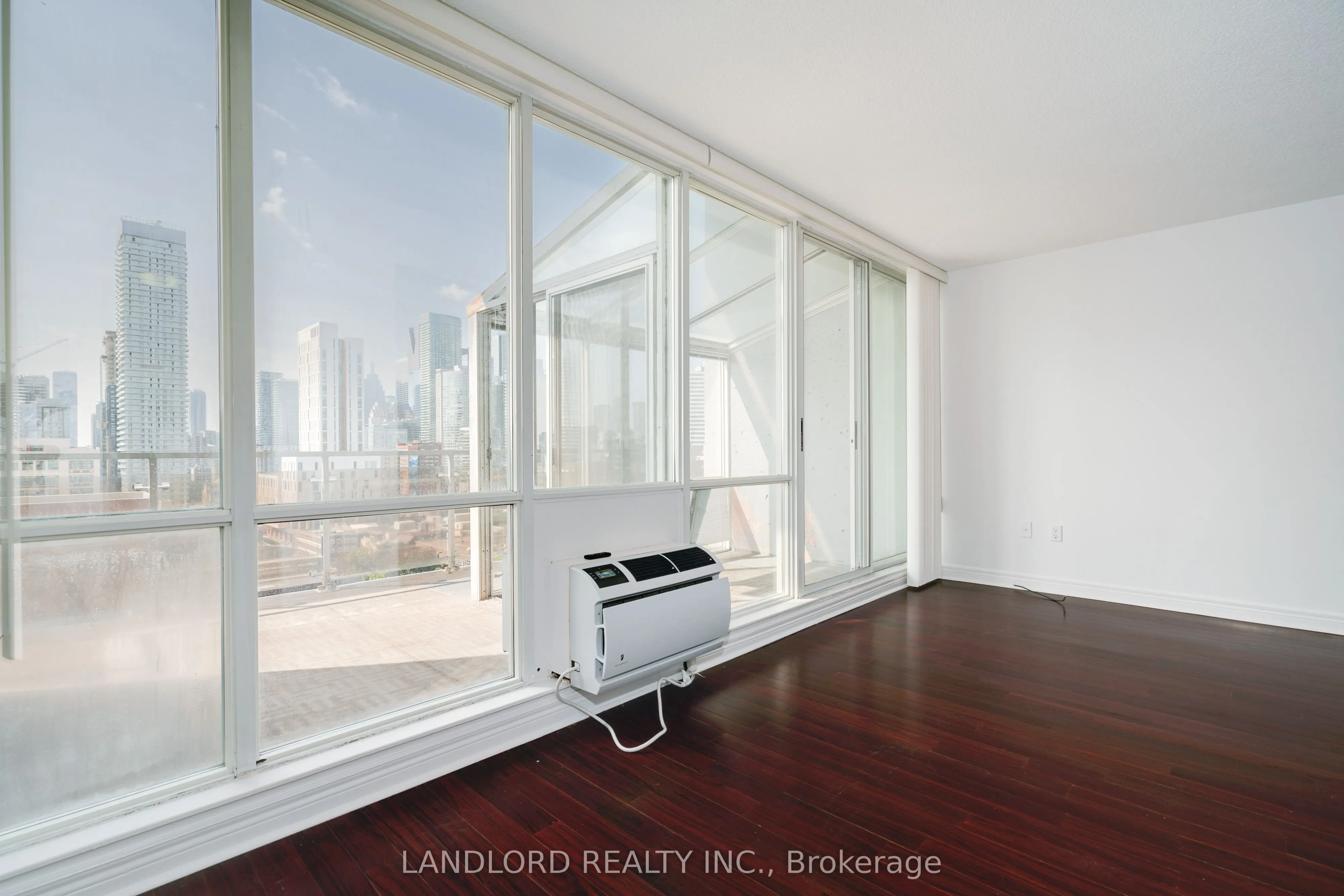 86 Gerrard Street E, #14E