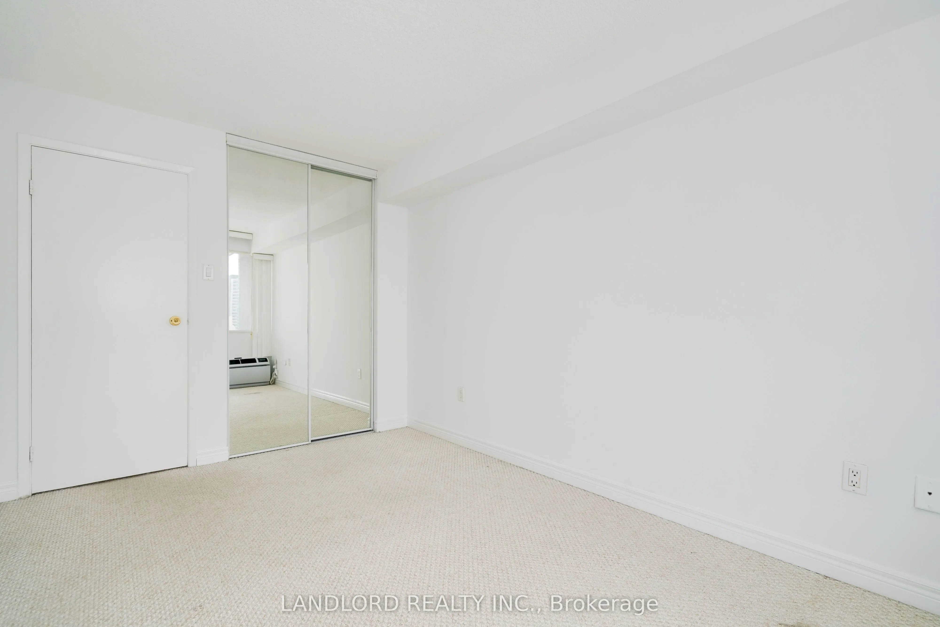 86 Gerrard Street E, #14E