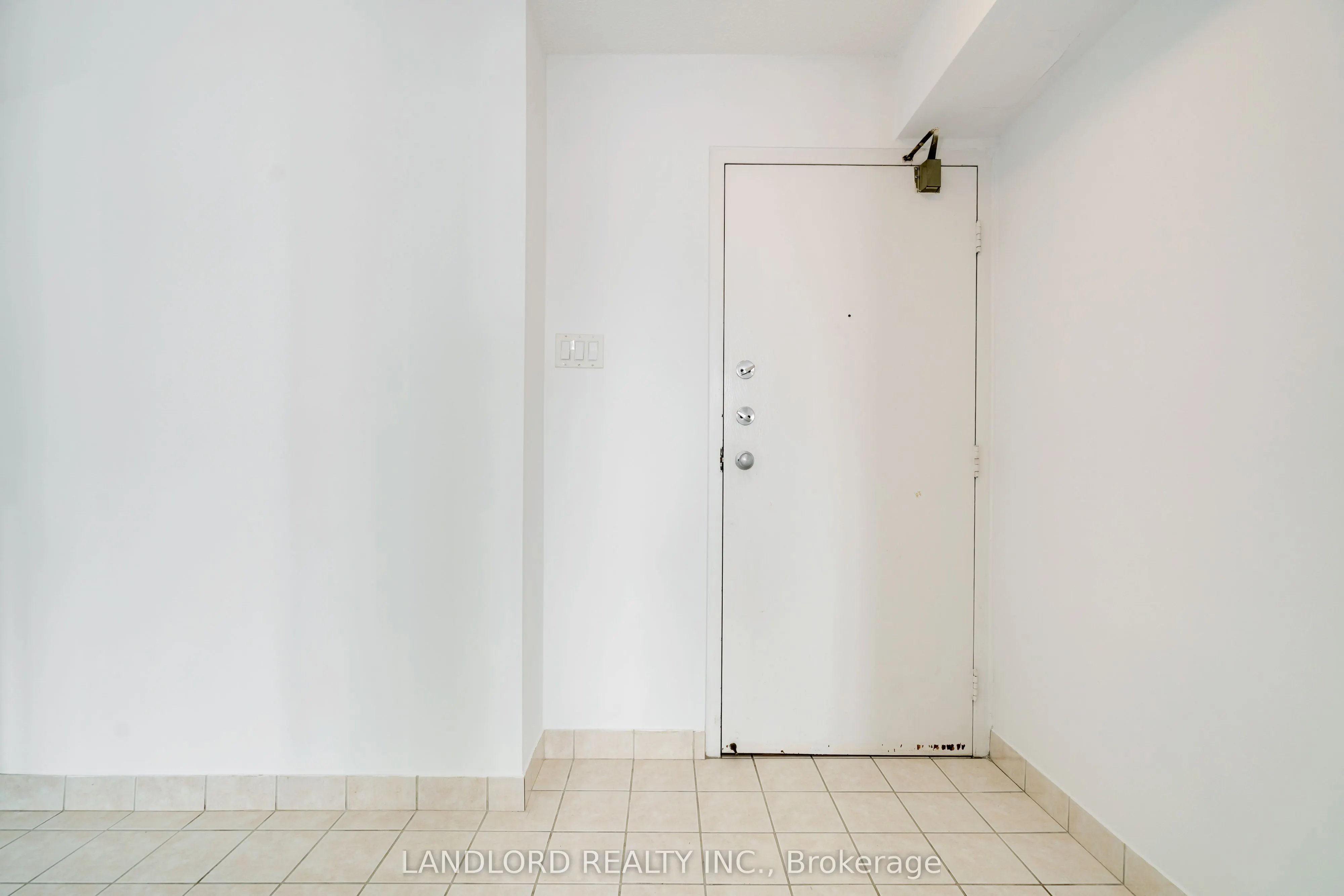 86 Gerrard Street E, #14E