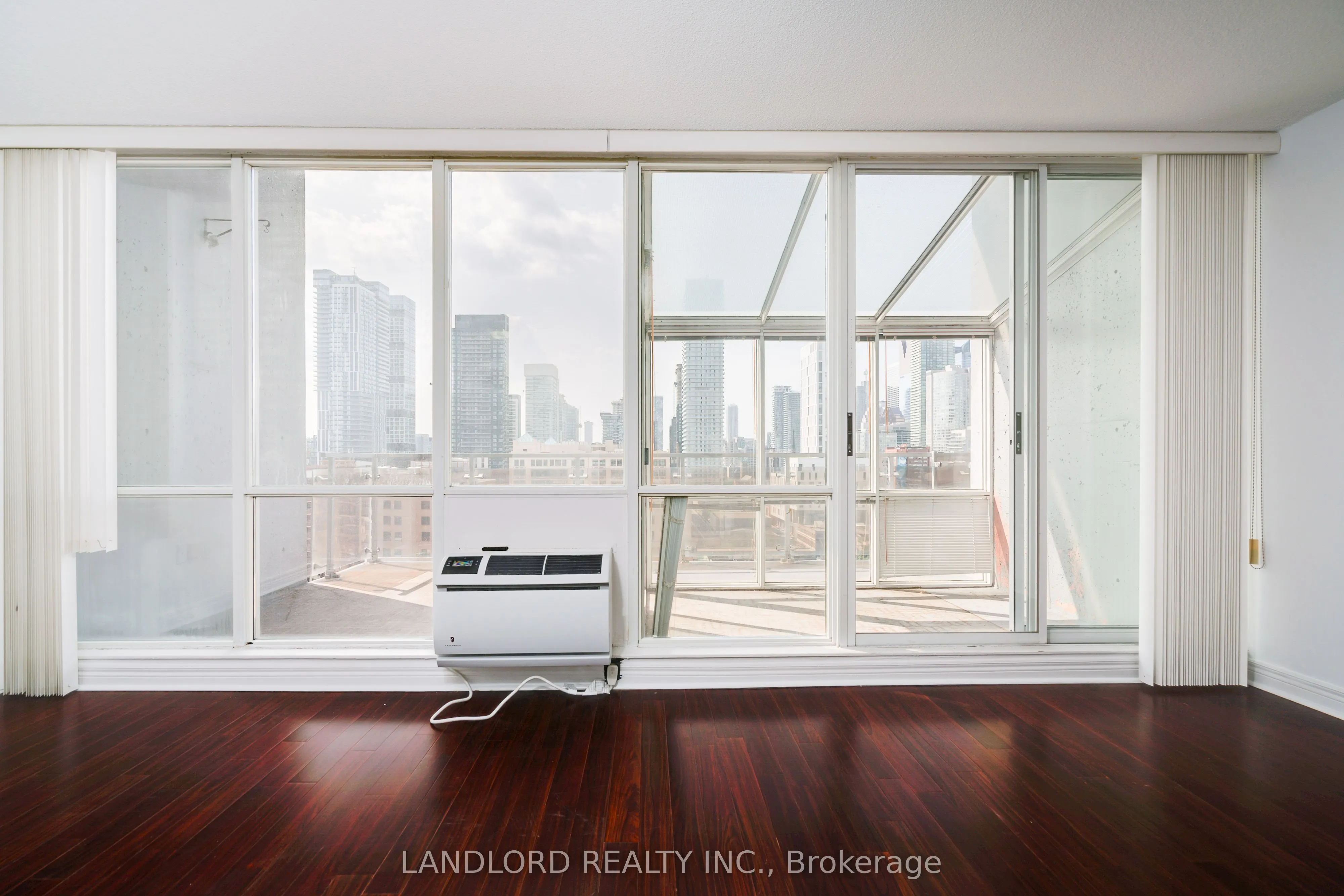 86 Gerrard Street E, #14E