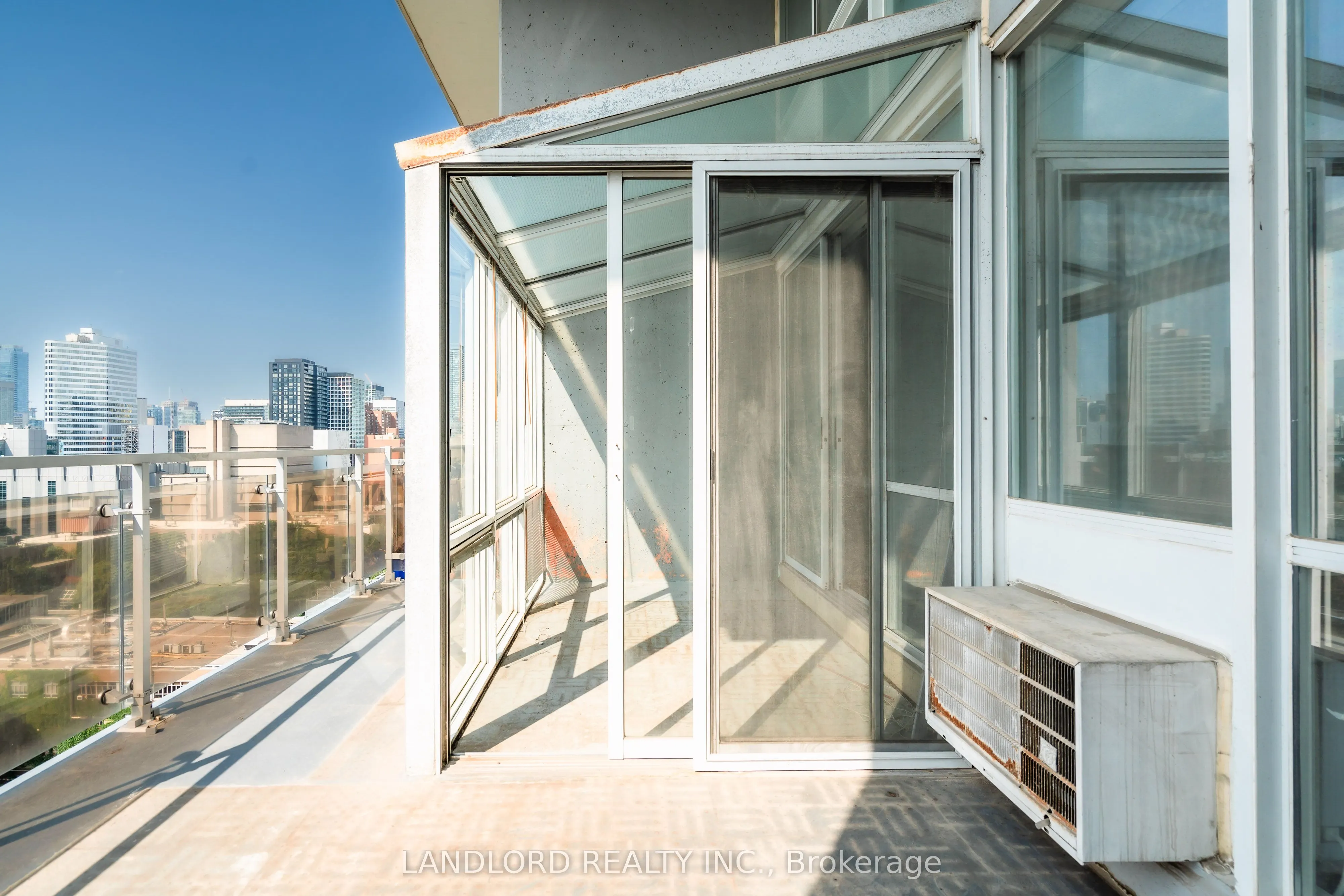 86 Gerrard Street E, #14E
