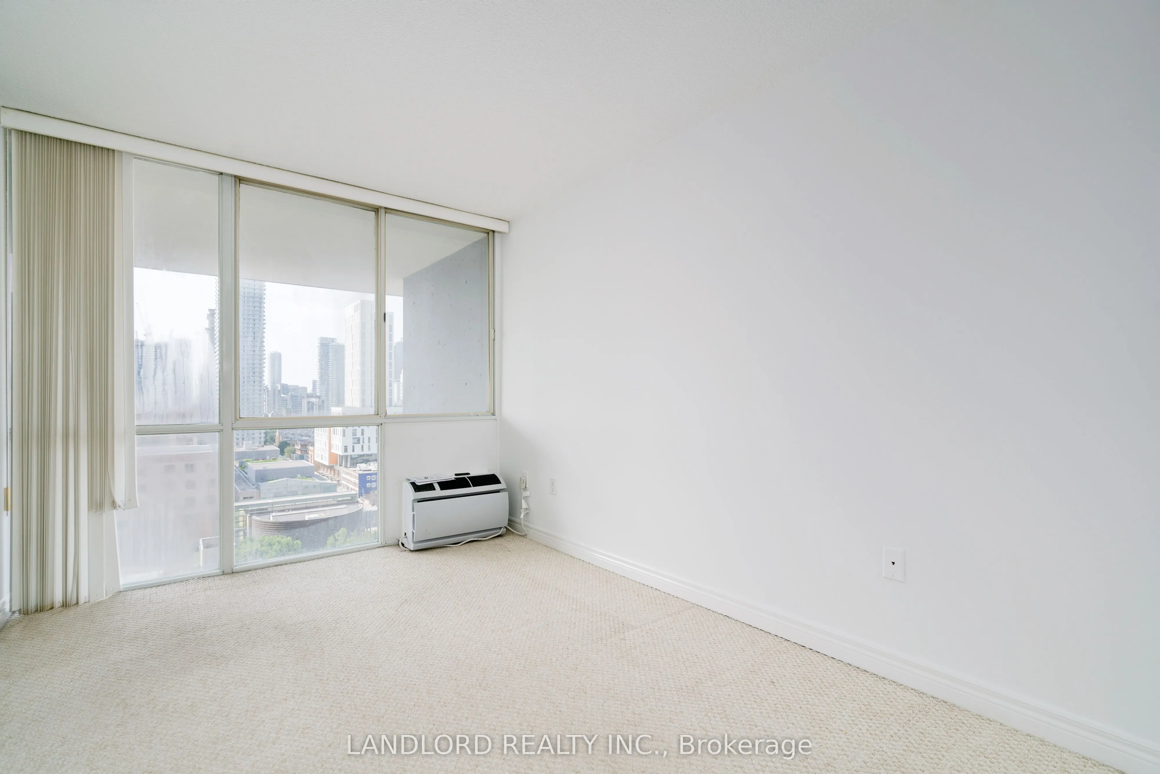86 Gerrard Street E, #14E