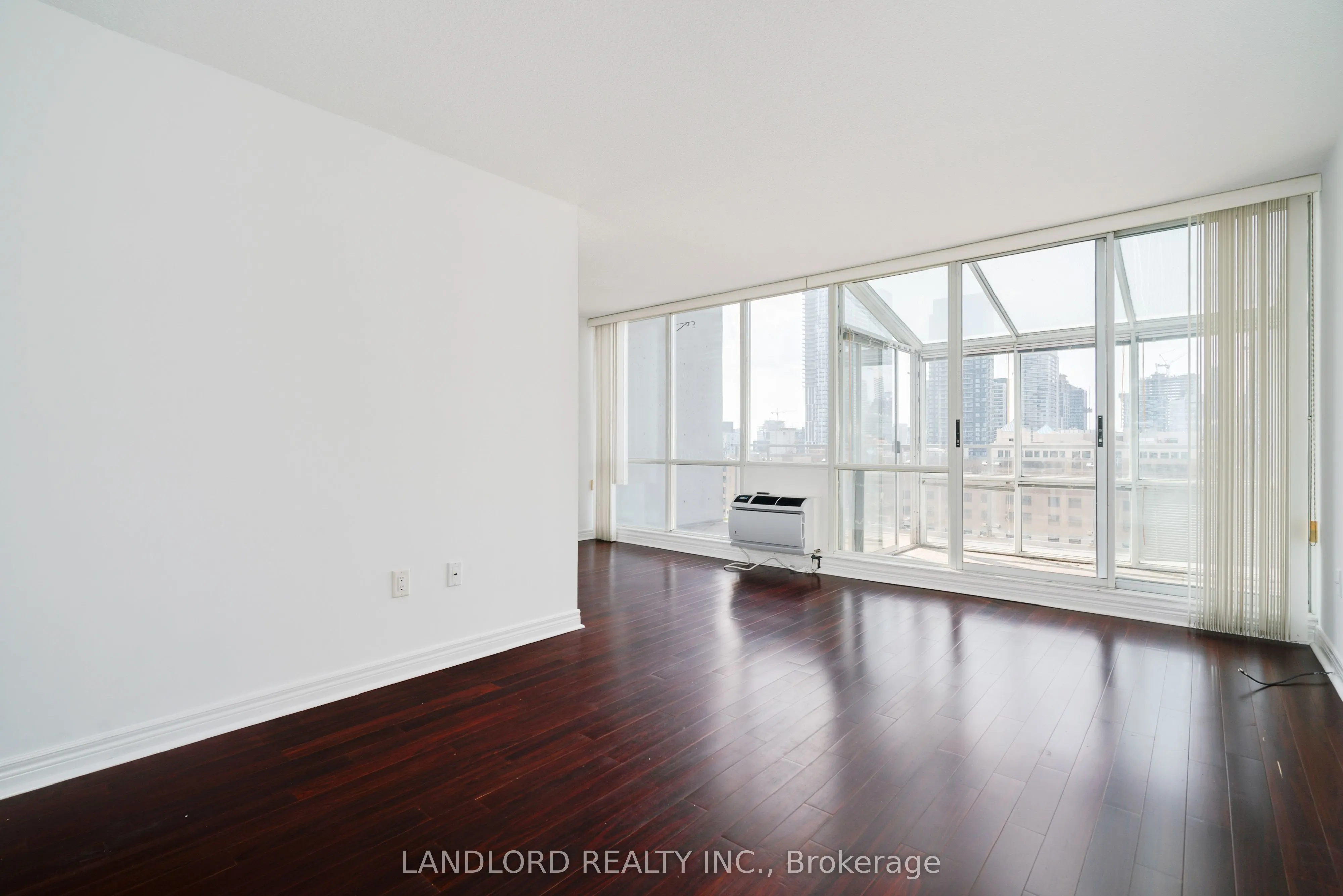 86 Gerrard Street E, #14E