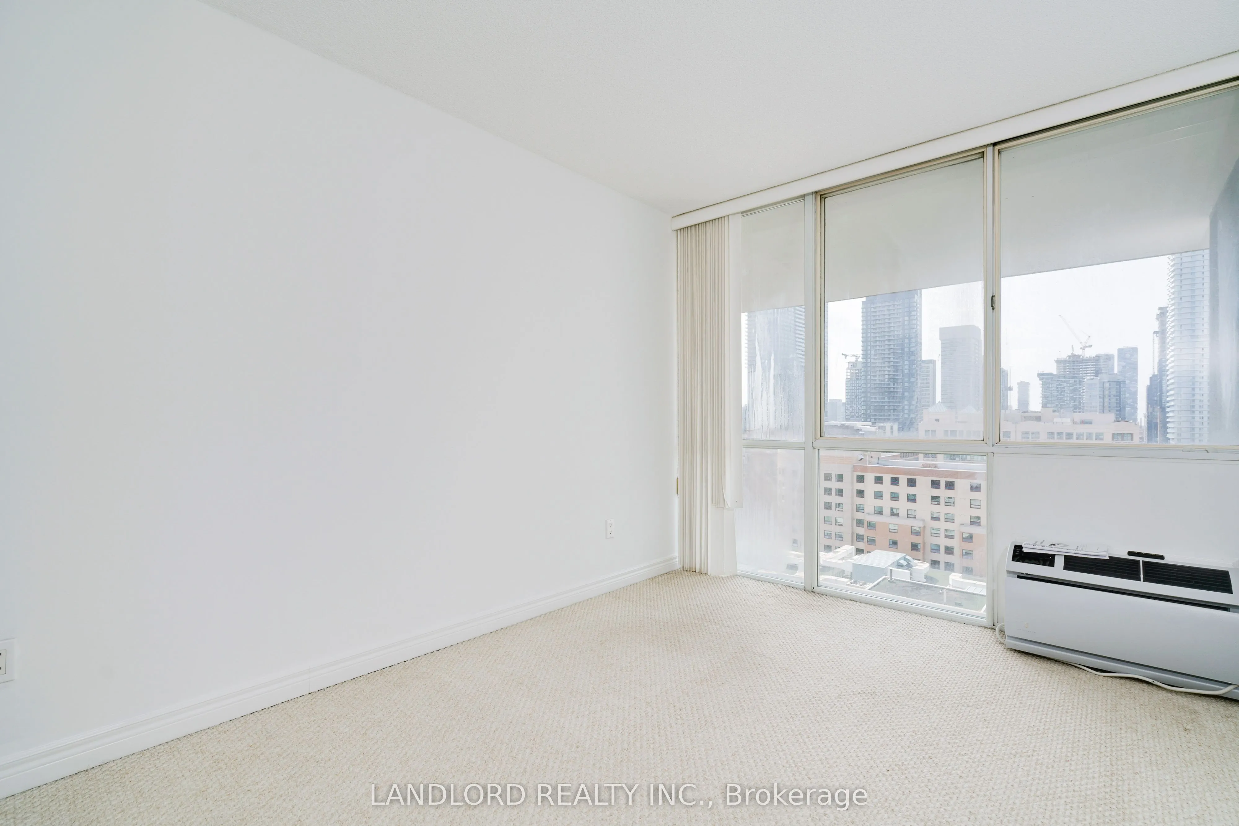 86 Gerrard Street E, #14E
