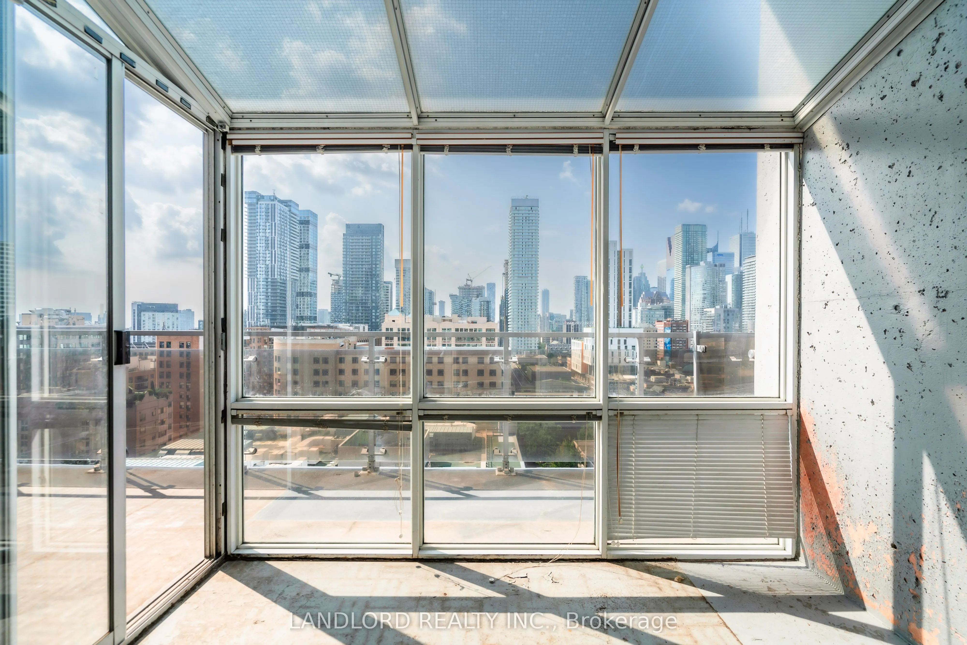 86 Gerrard Street E, #14E