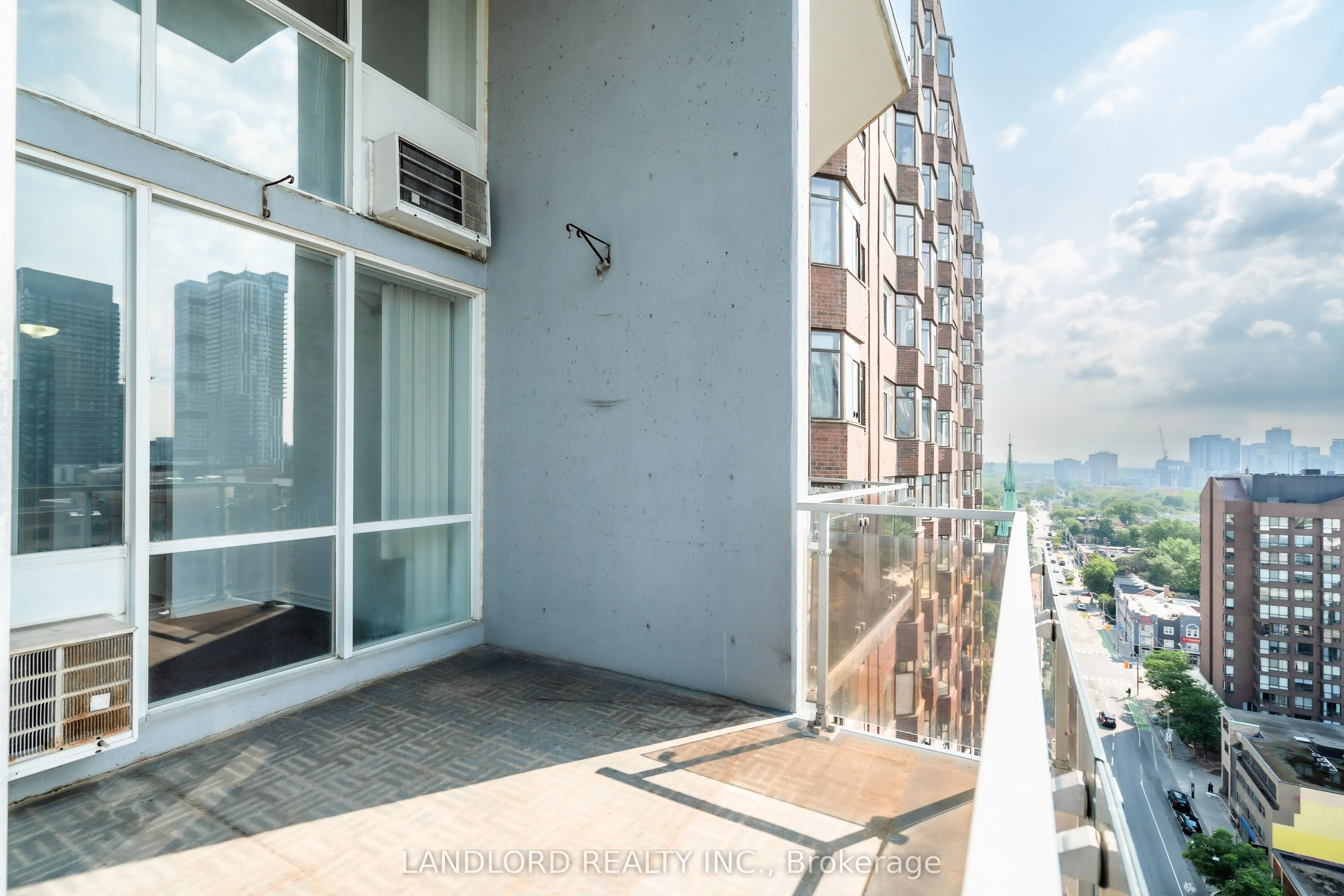 86 Gerrard Street E, #14E