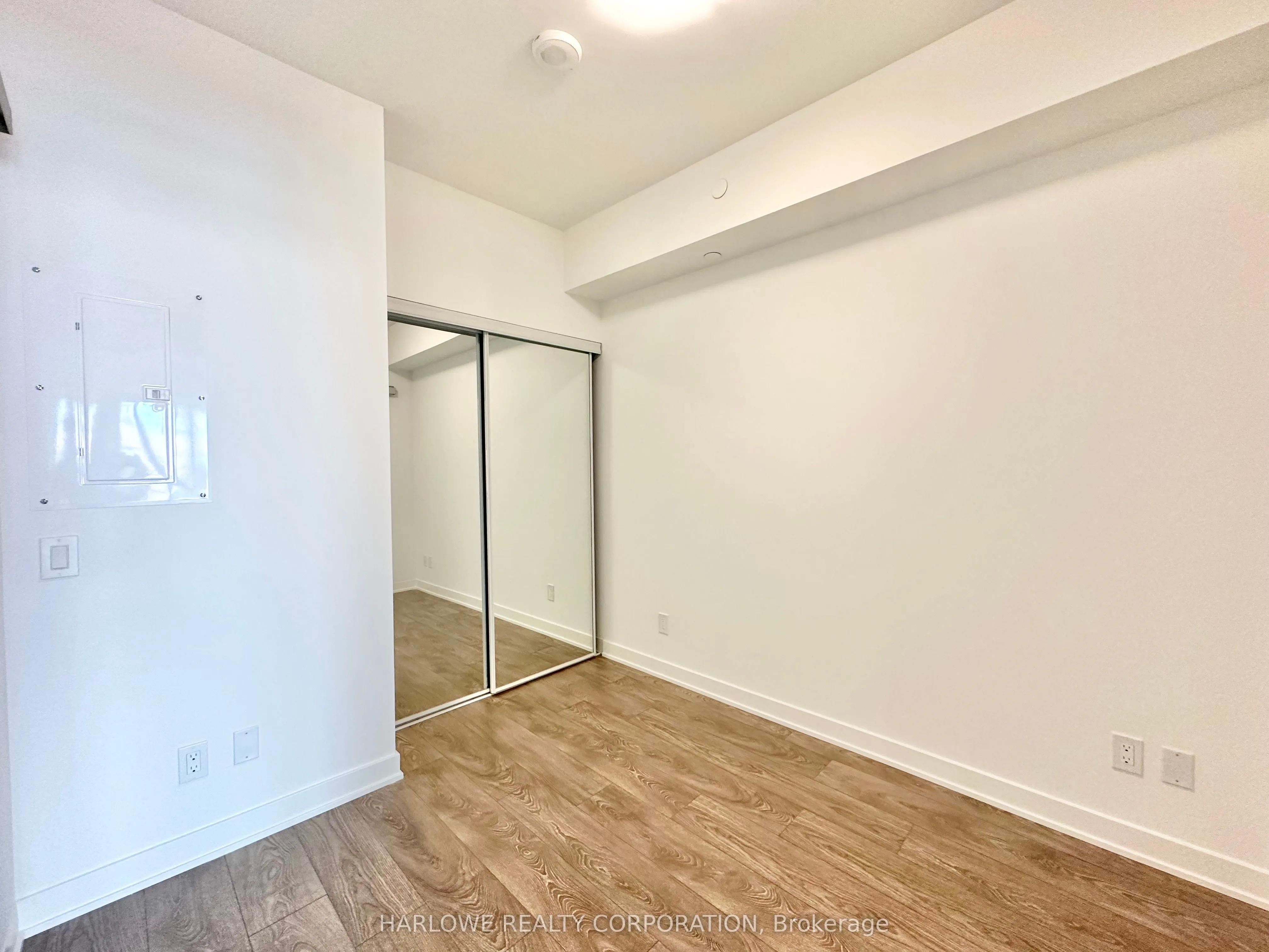 543 Richmond Street W, #608