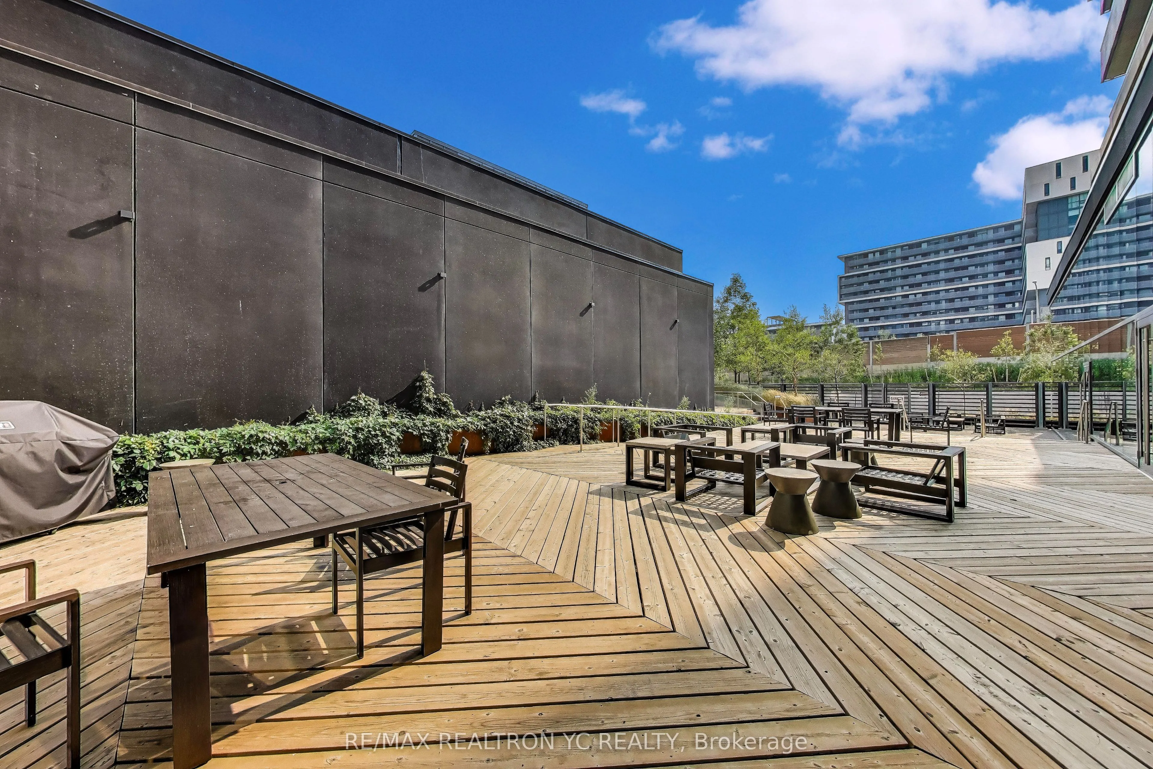 120 Varna Drive, #520