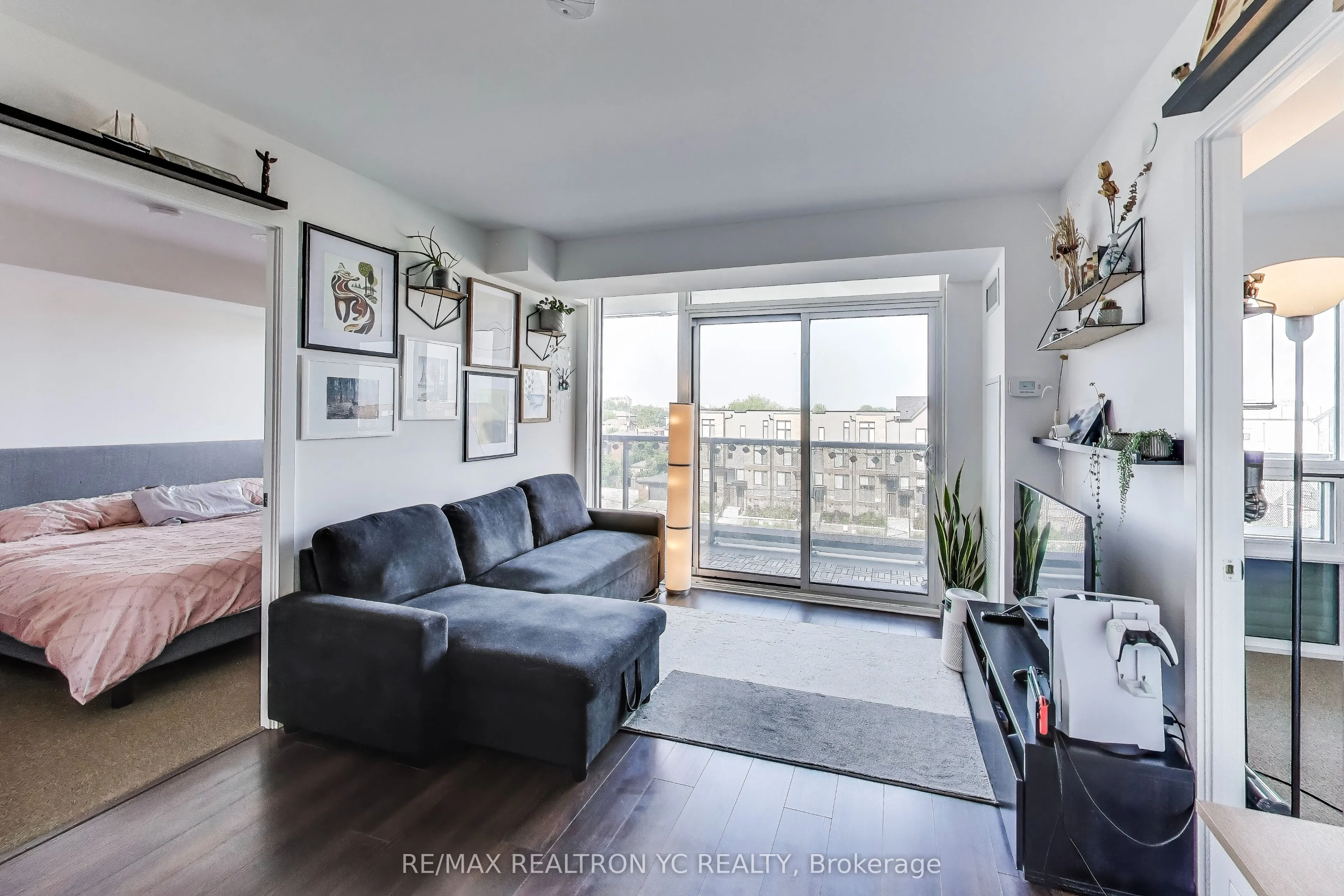 120 Varna Drive, #520