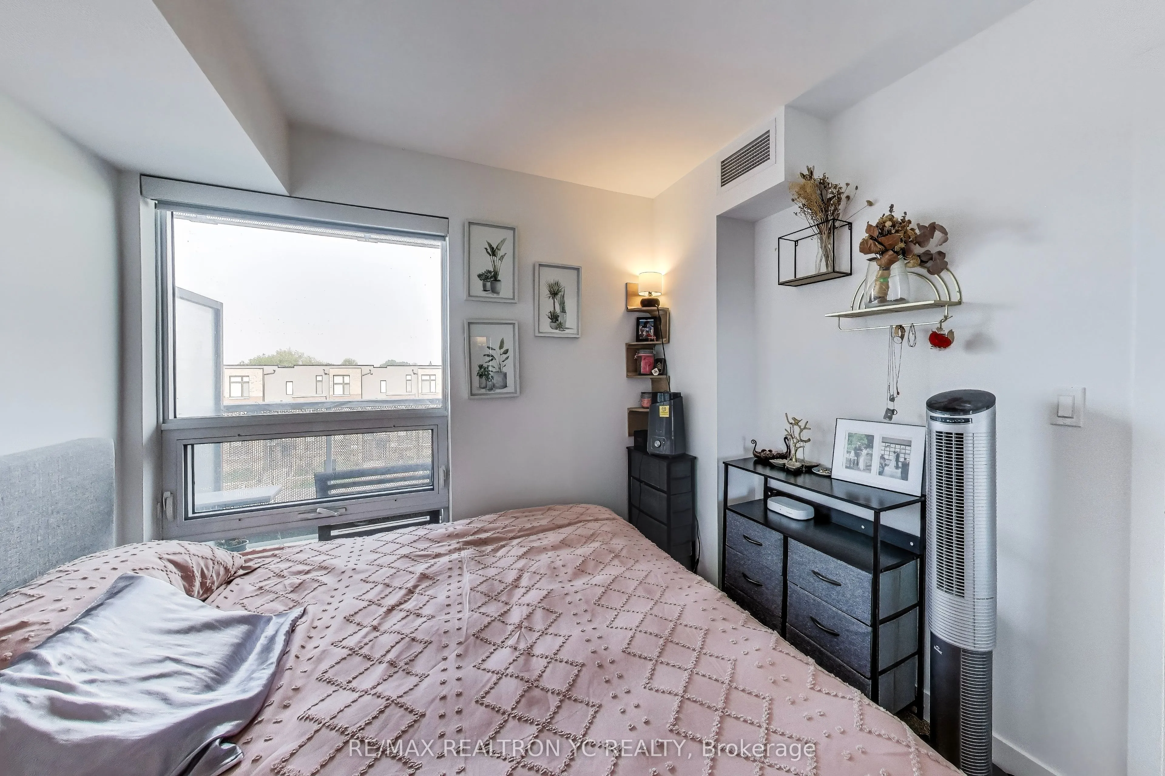 120 Varna Drive, #520