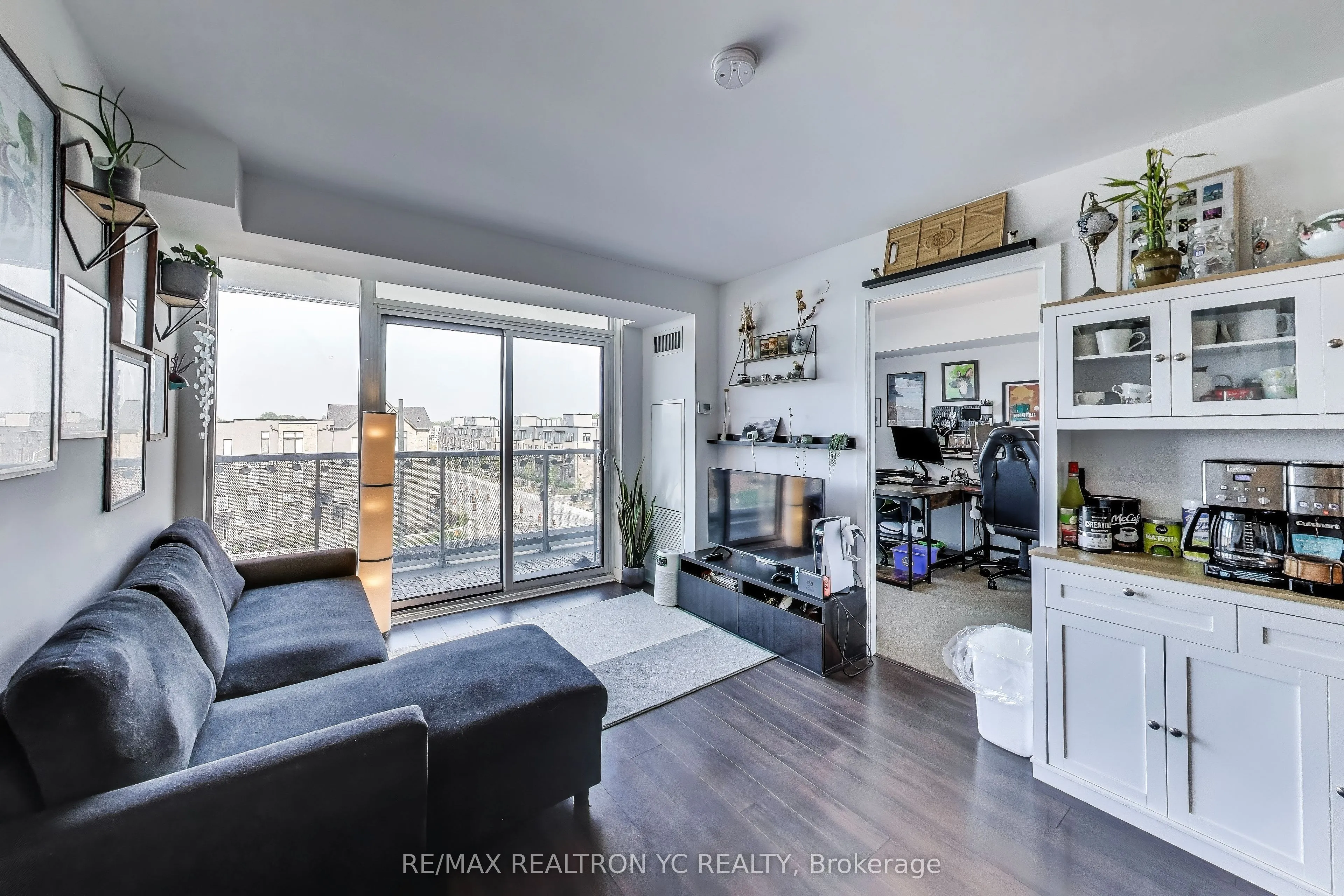 120 Varna Drive, #520