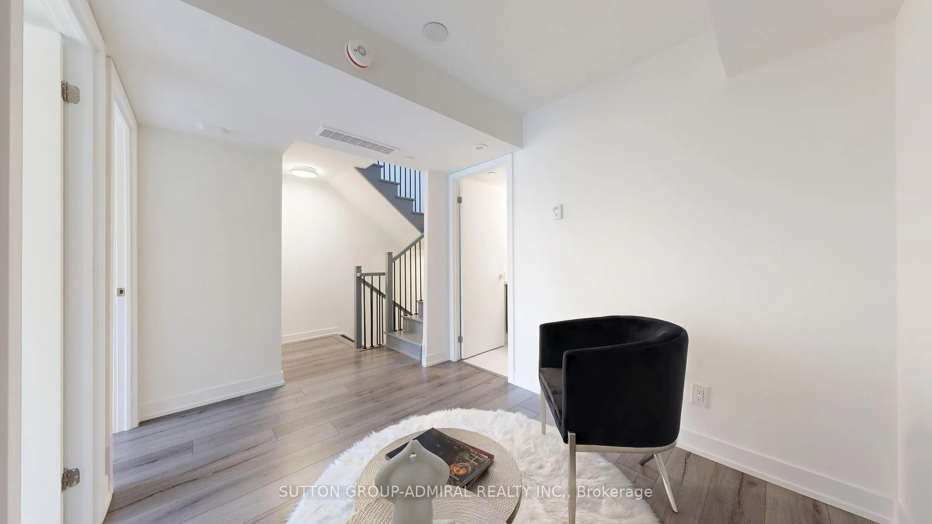 851 Sheppard Avenue W, #TH20