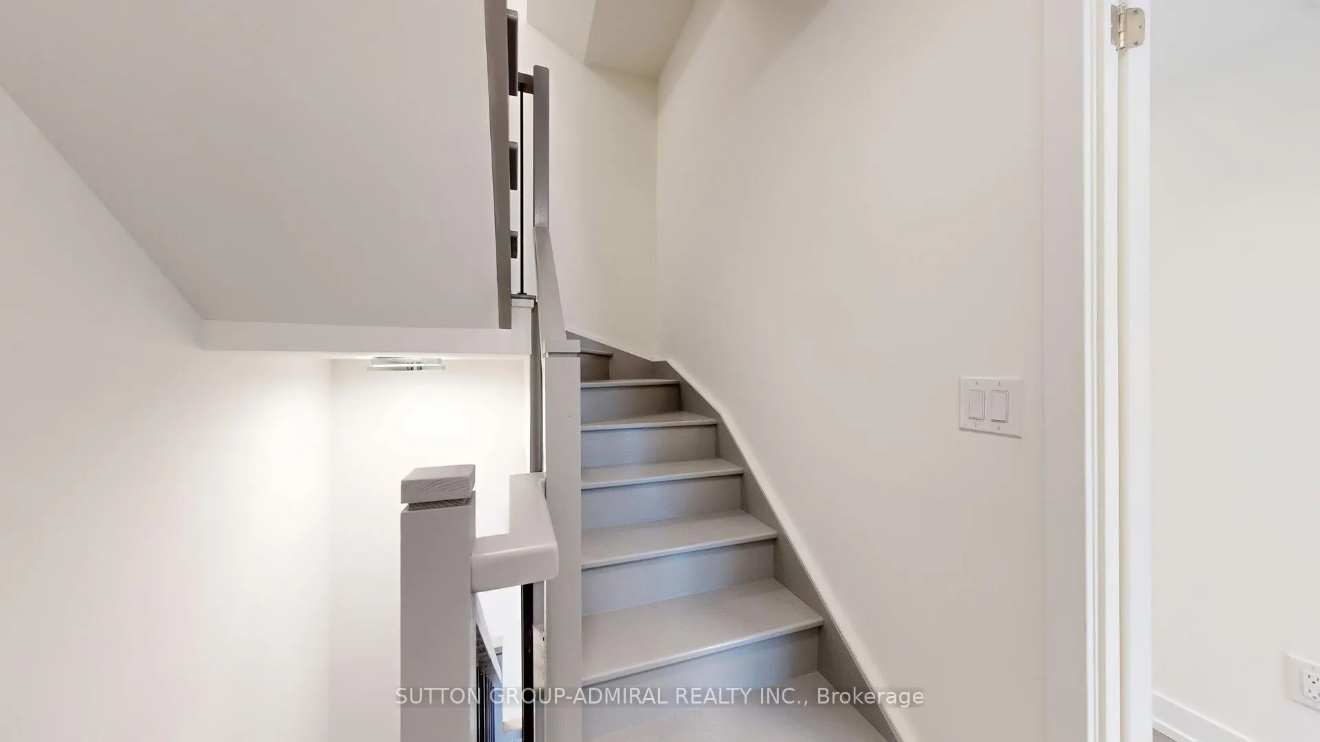851 Sheppard Avenue W, #TH20