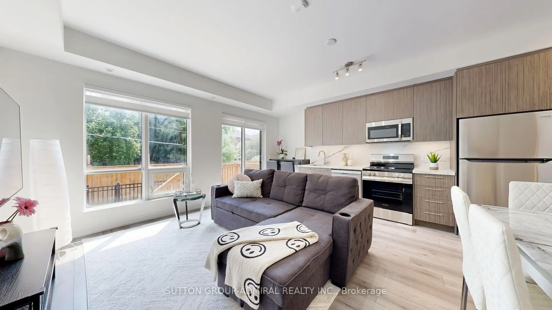 851 Sheppard Avenue W, #TH20