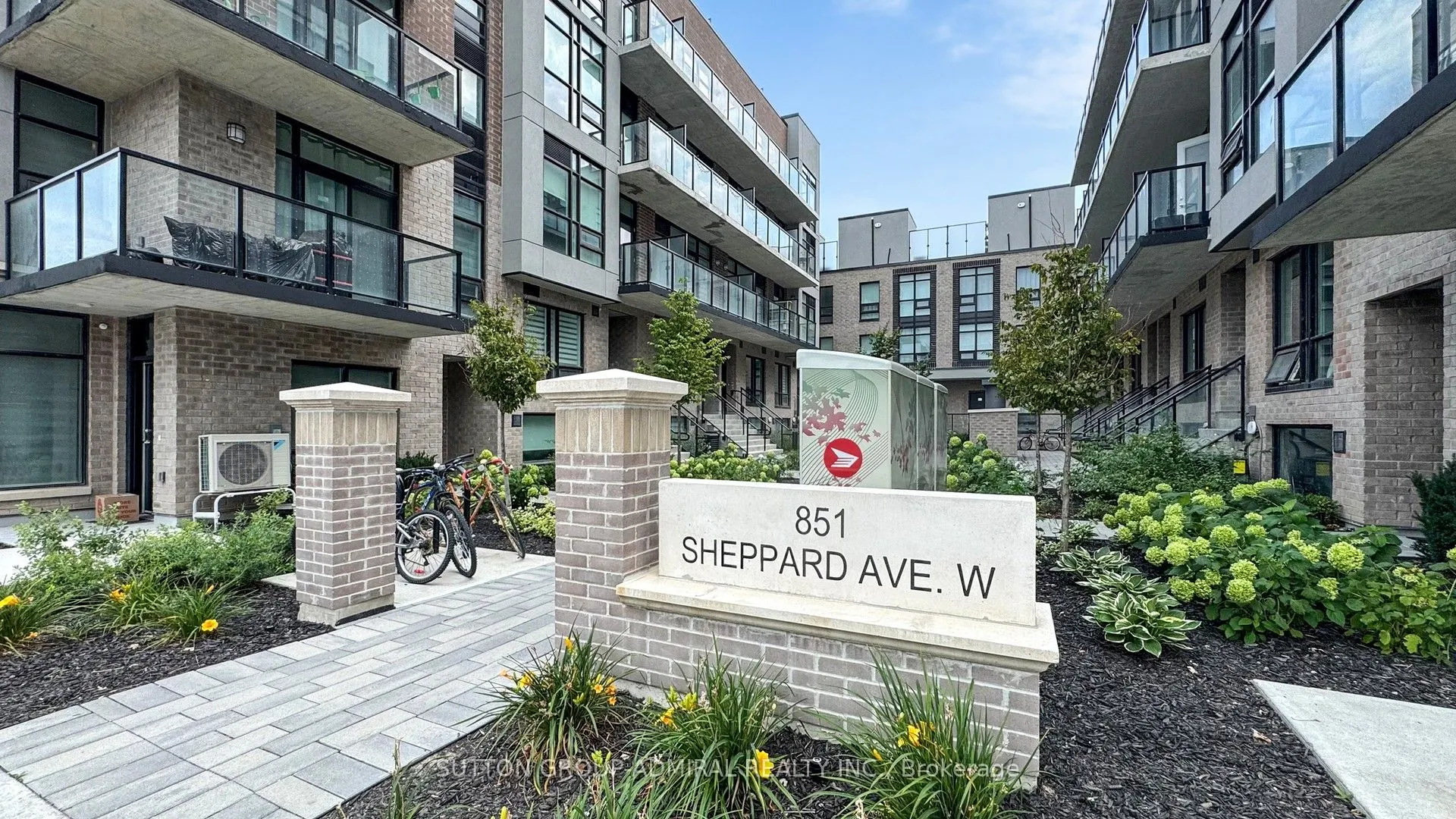 851 Sheppard Avenue W, #TH20