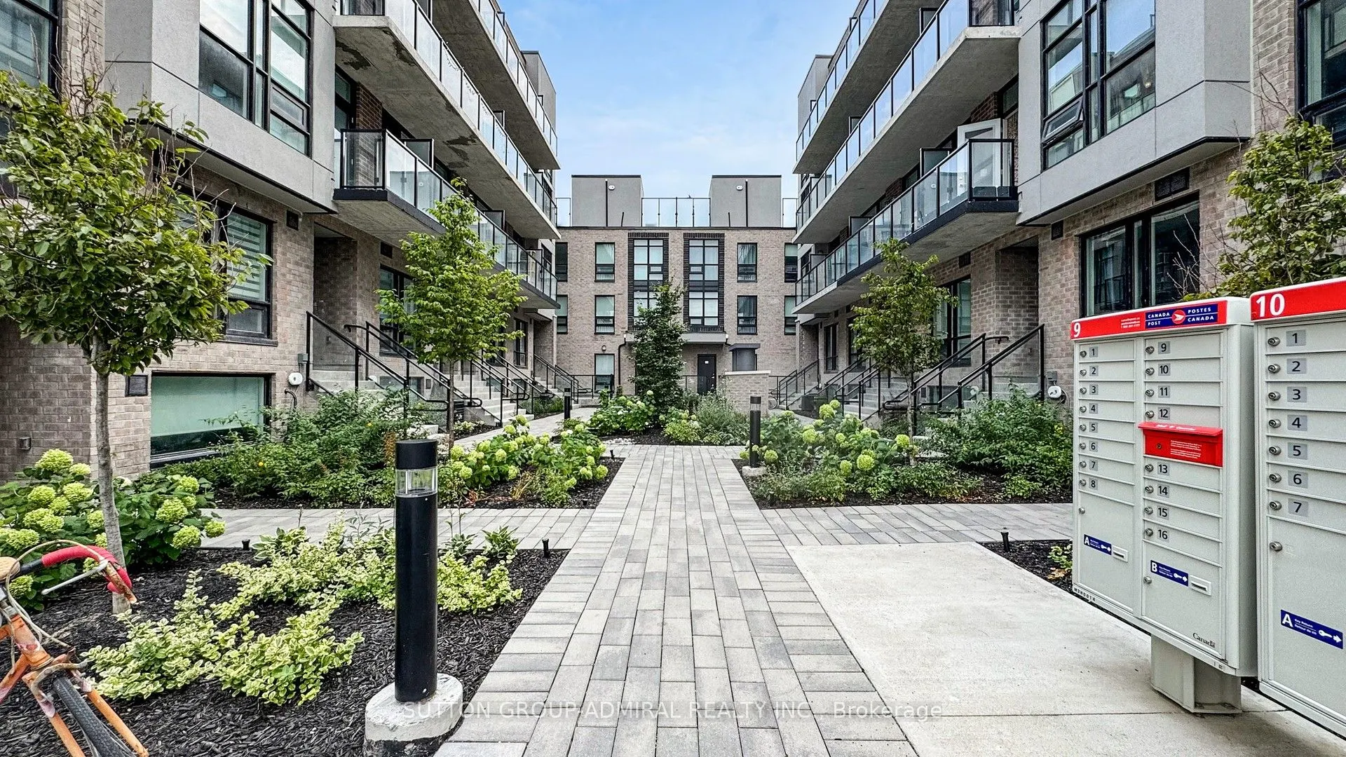 851 Sheppard Avenue W, #TH20