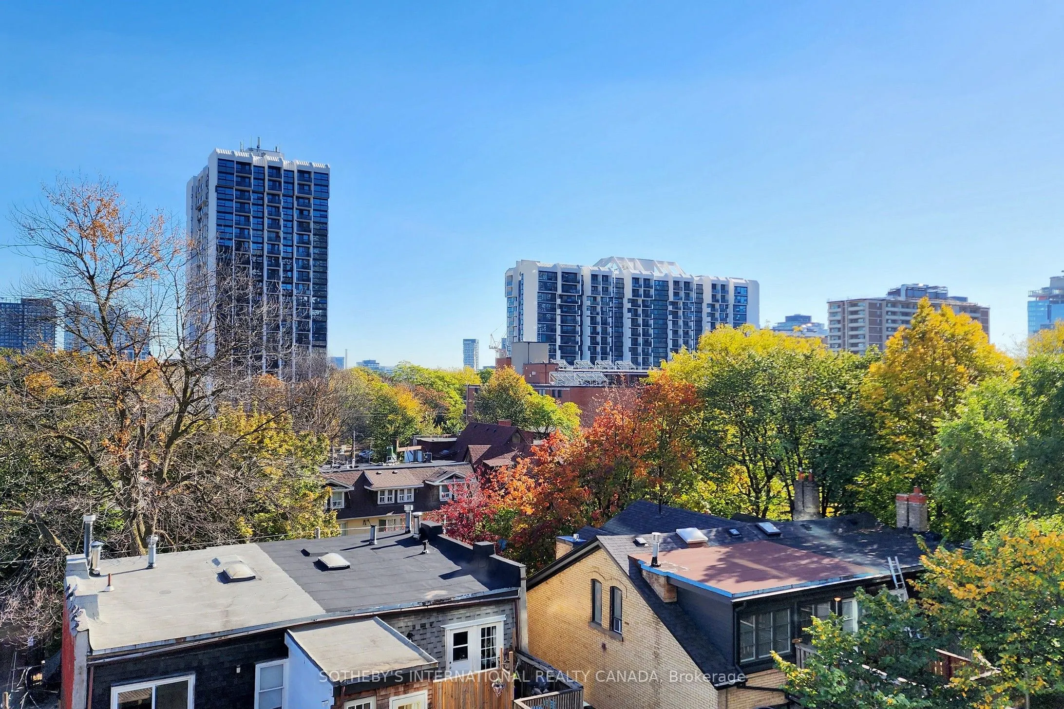 219 Dundas Street E, #612