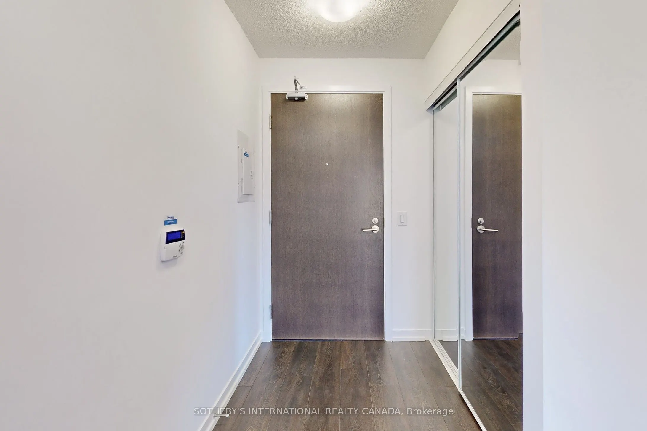 219 Dundas Street E, #612