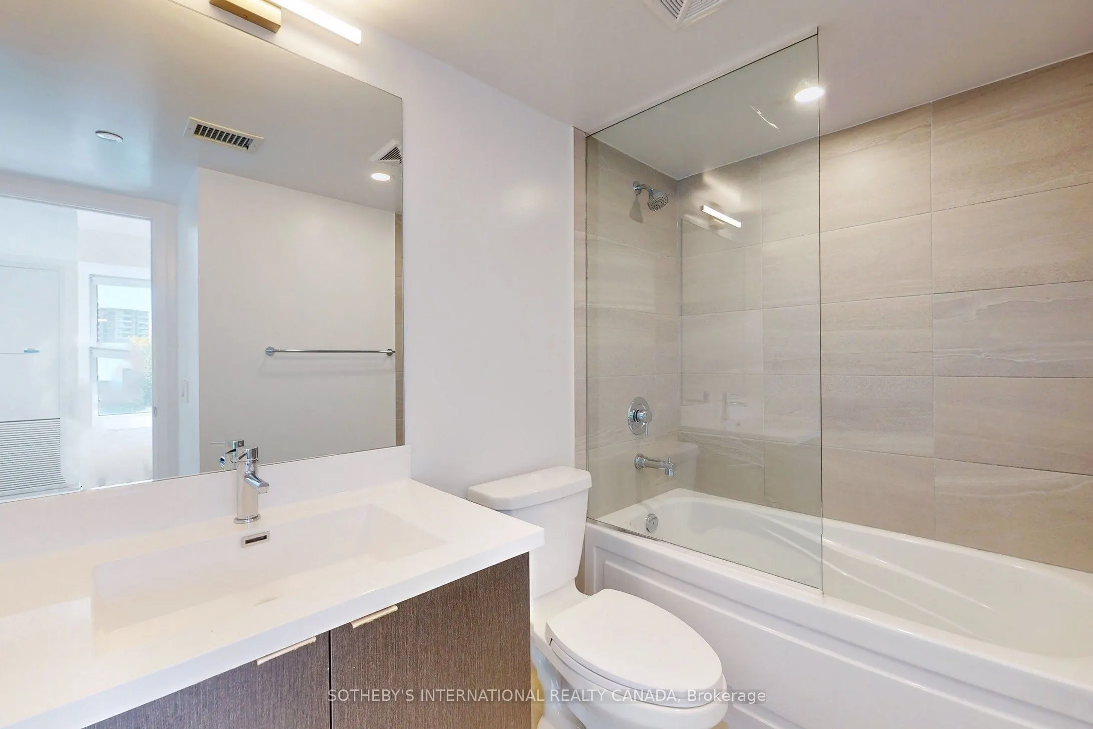 219 Dundas Street E, #612