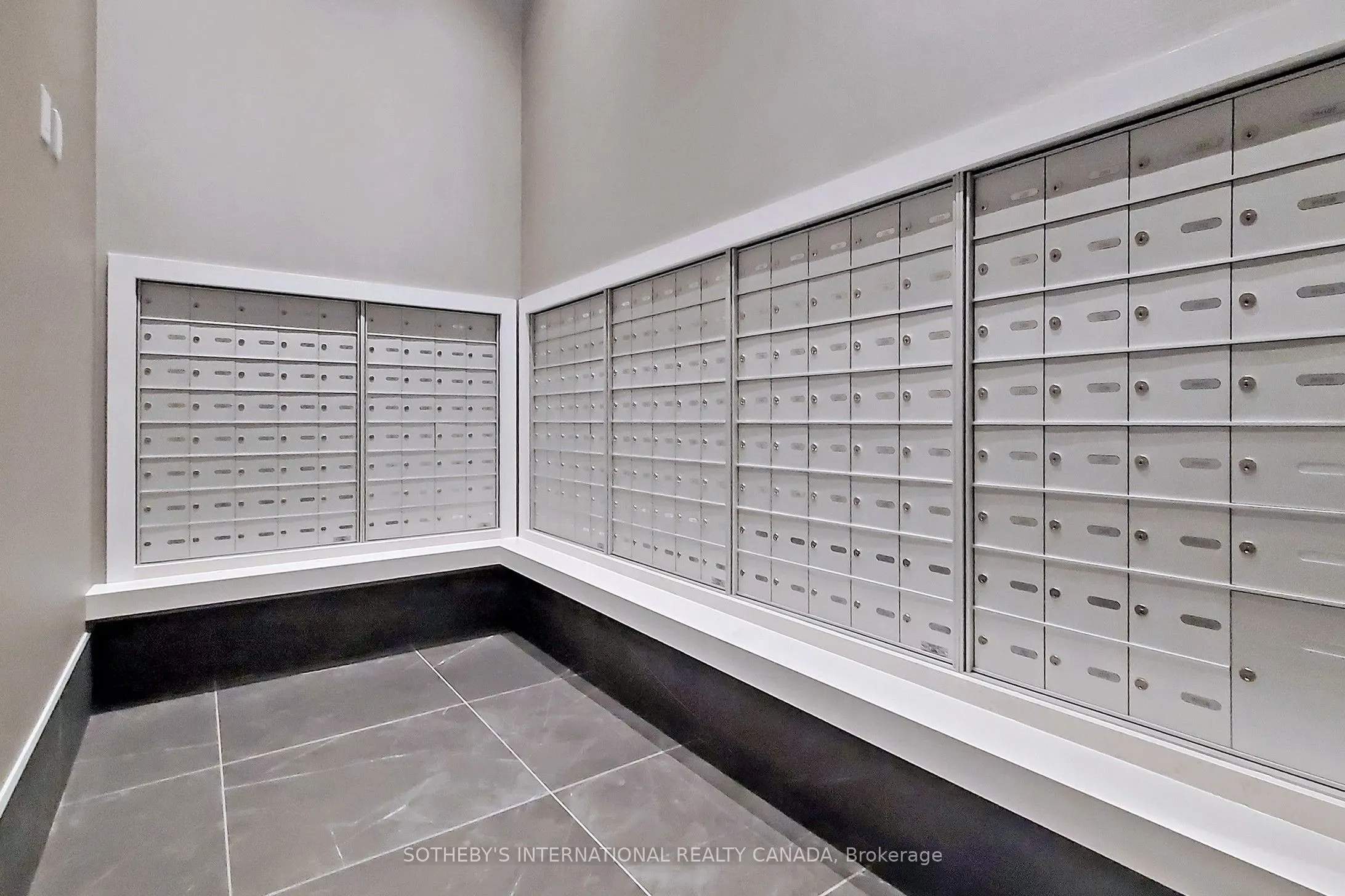 219 Dundas Street E, #612