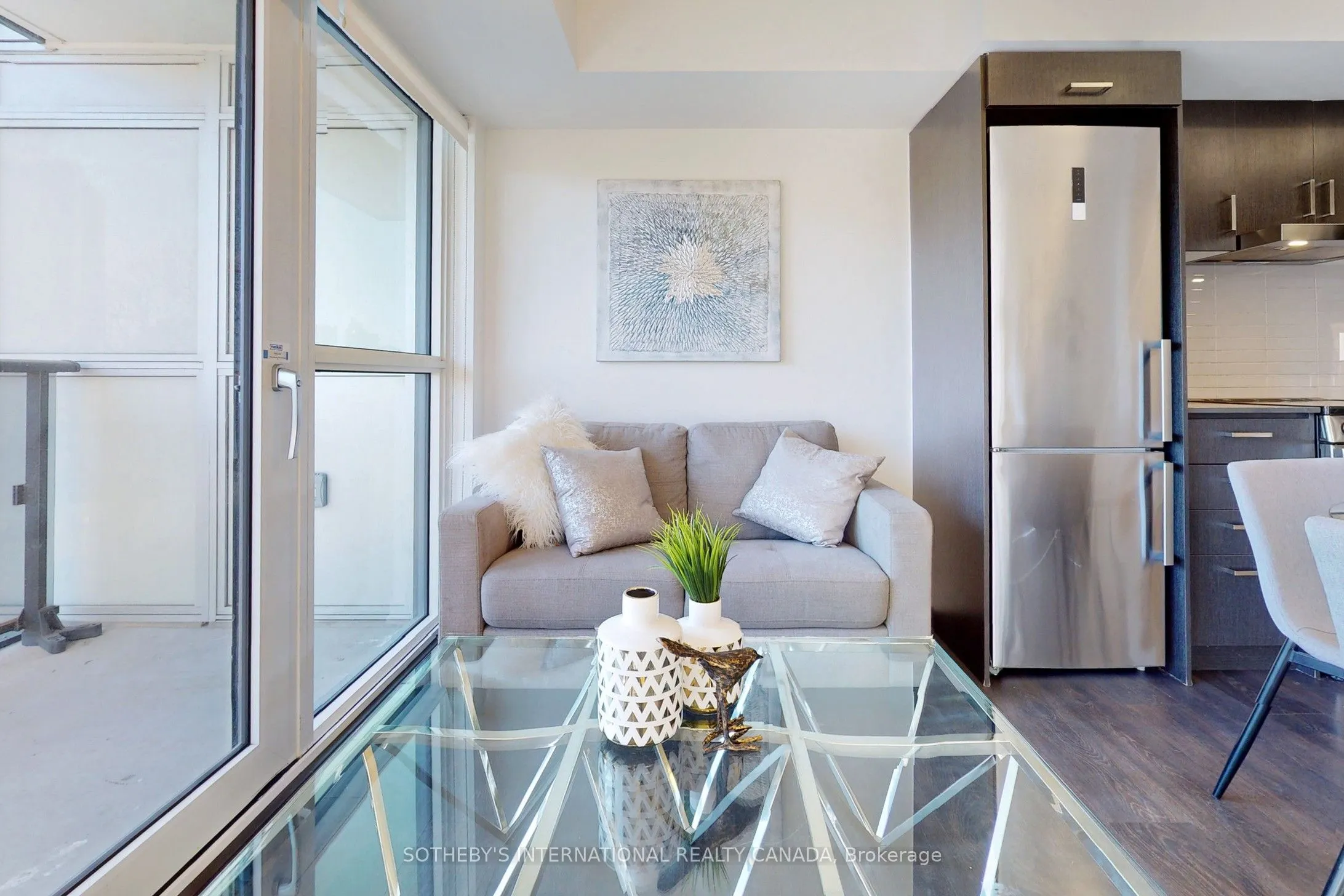 219 Dundas Street E, #612