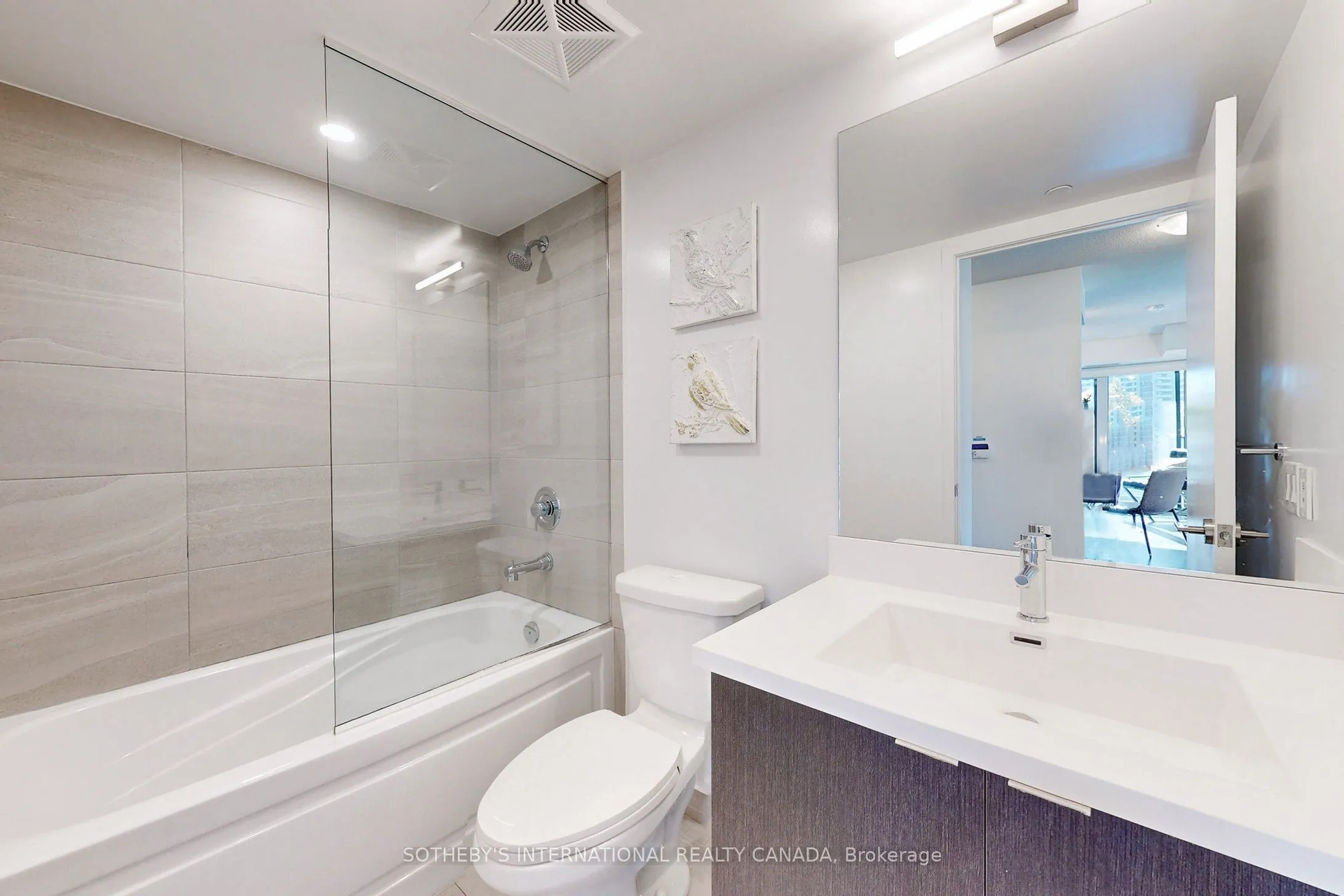 219 Dundas Street E, #612
