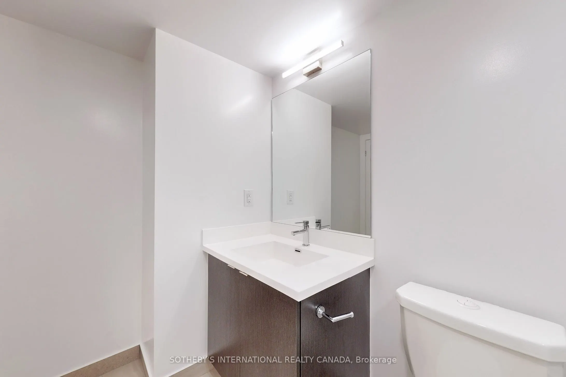 219 Dundas Street E, #612