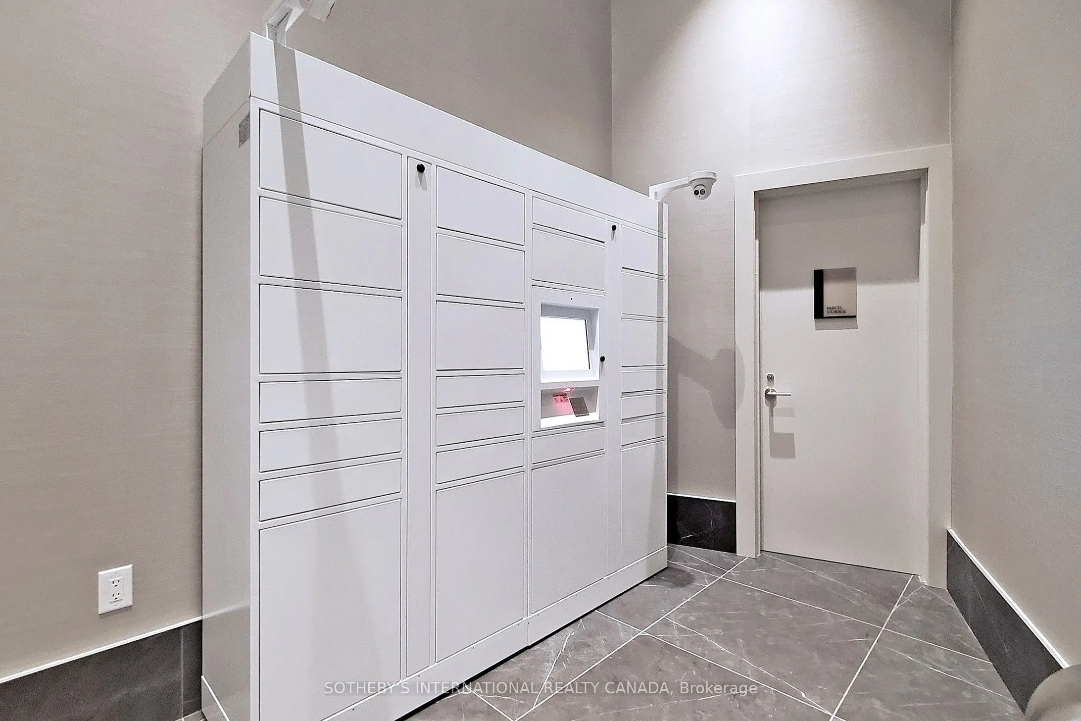 219 Dundas Street E, #612