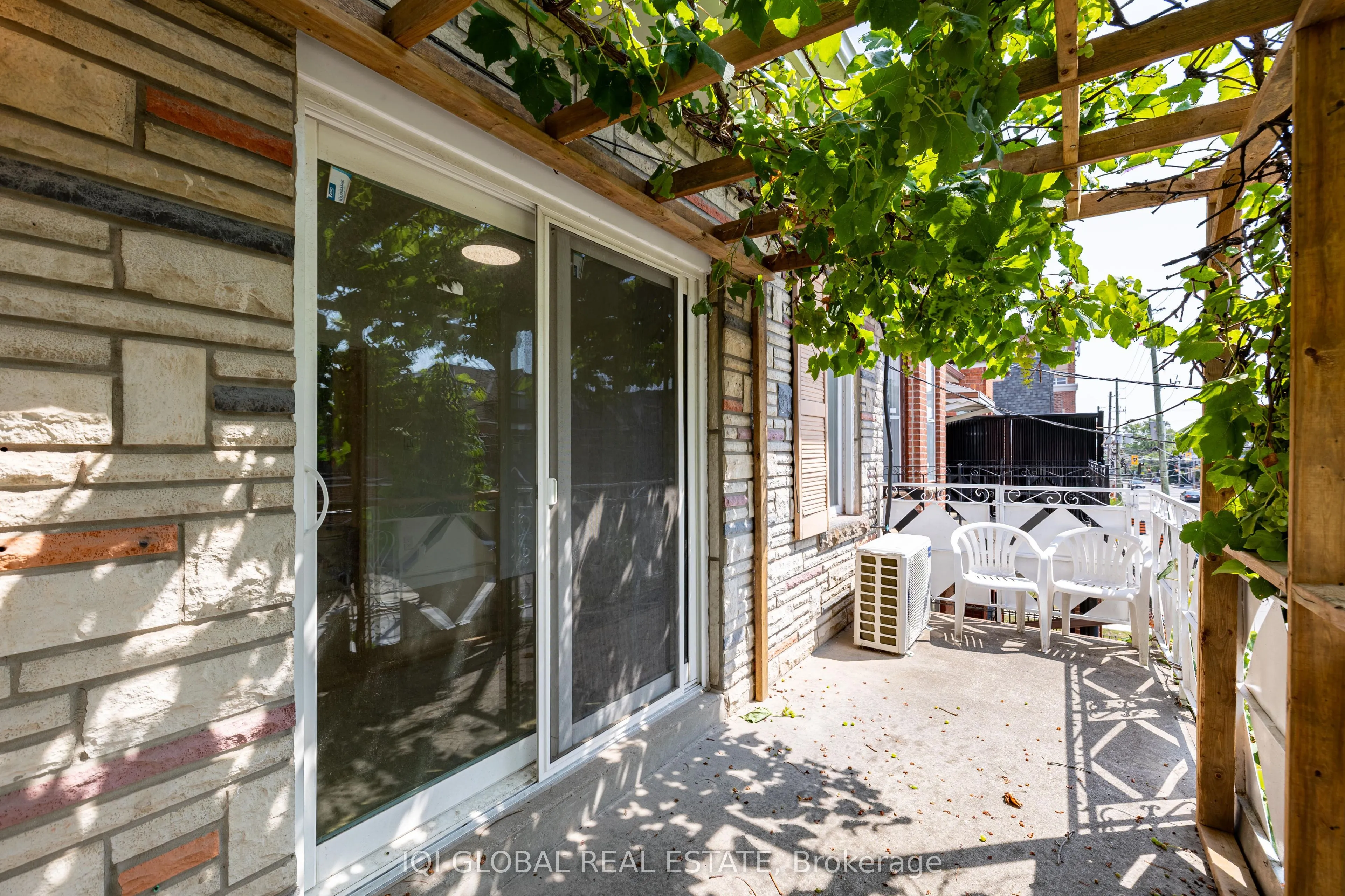 475 Ossington Avenue, #UpperFloor