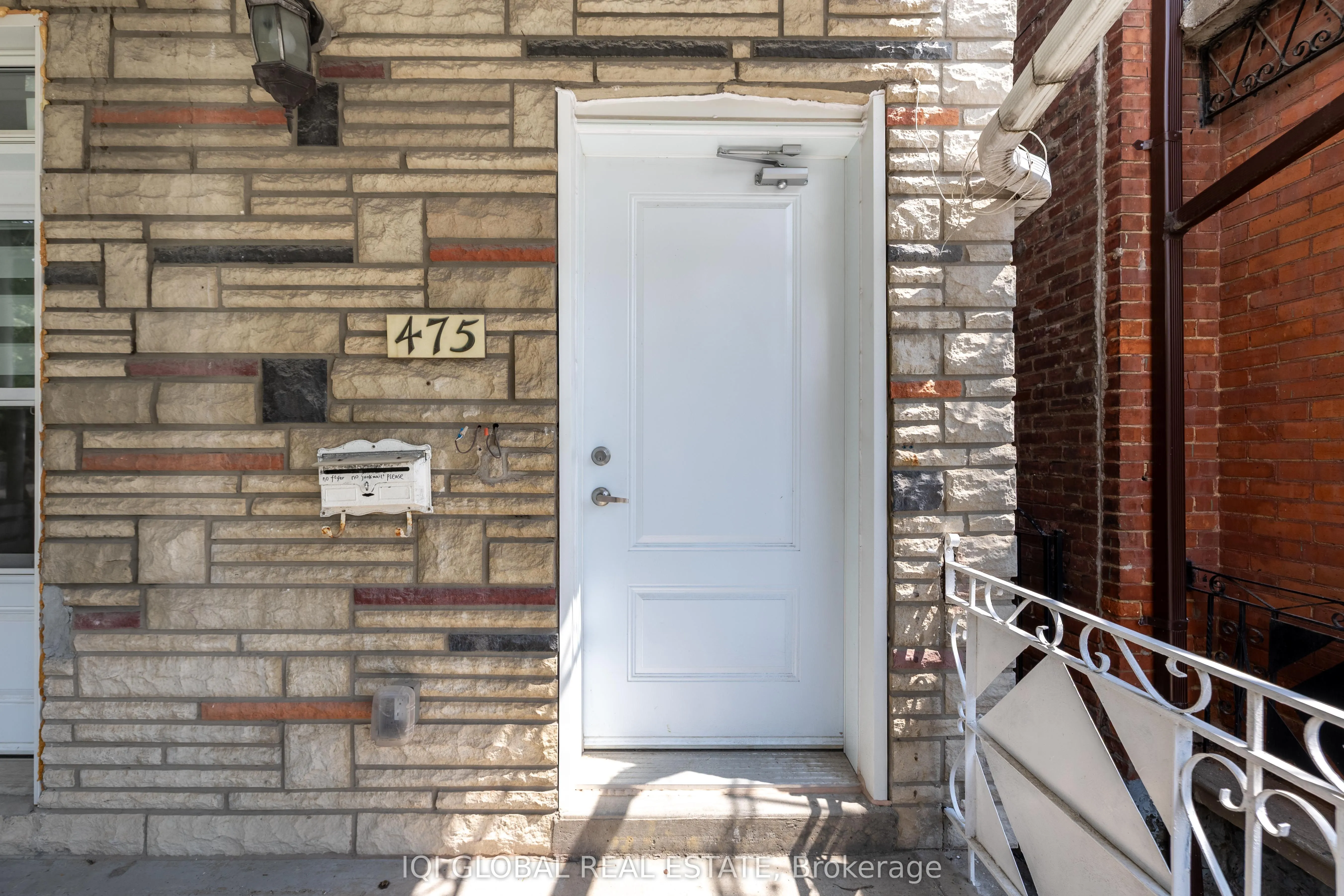 475 Ossington Avenue, #UpperFloor