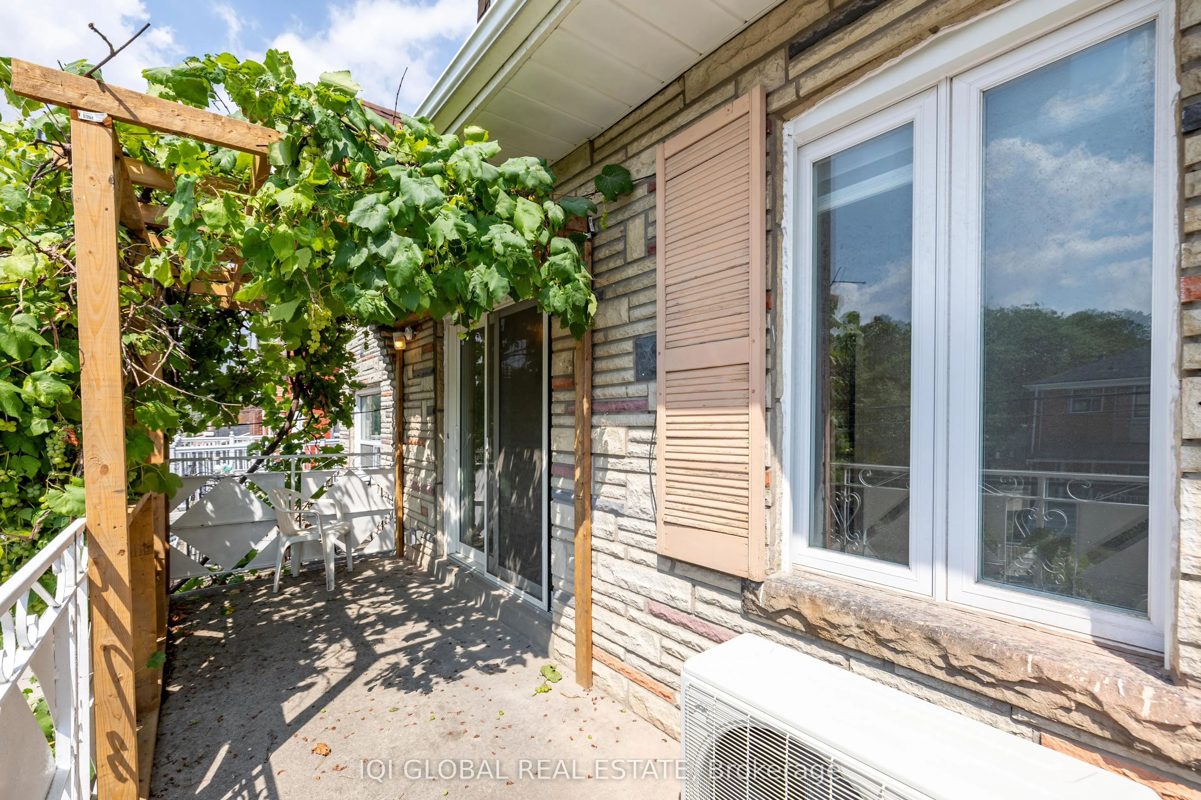 475 Ossington Avenue, #UpperFloor