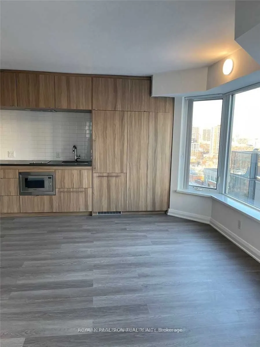 155 Yorkville Avenue, #1207