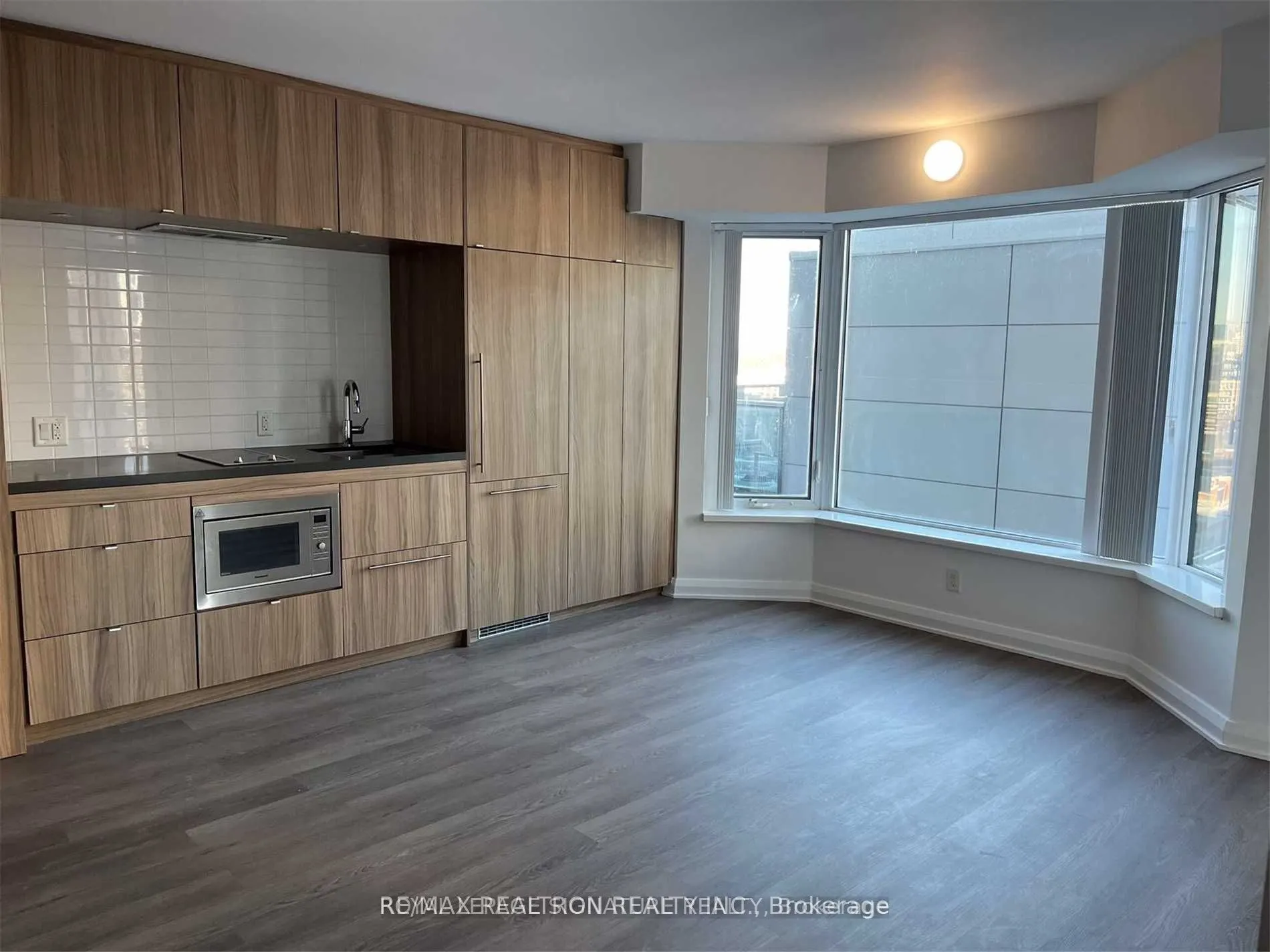 155 Yorkville Avenue, #1207