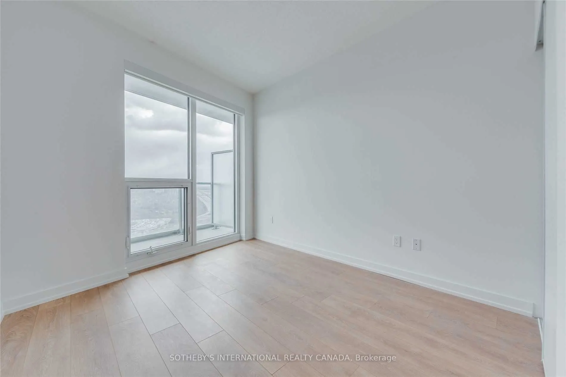 117 McMahon Drive, #3109