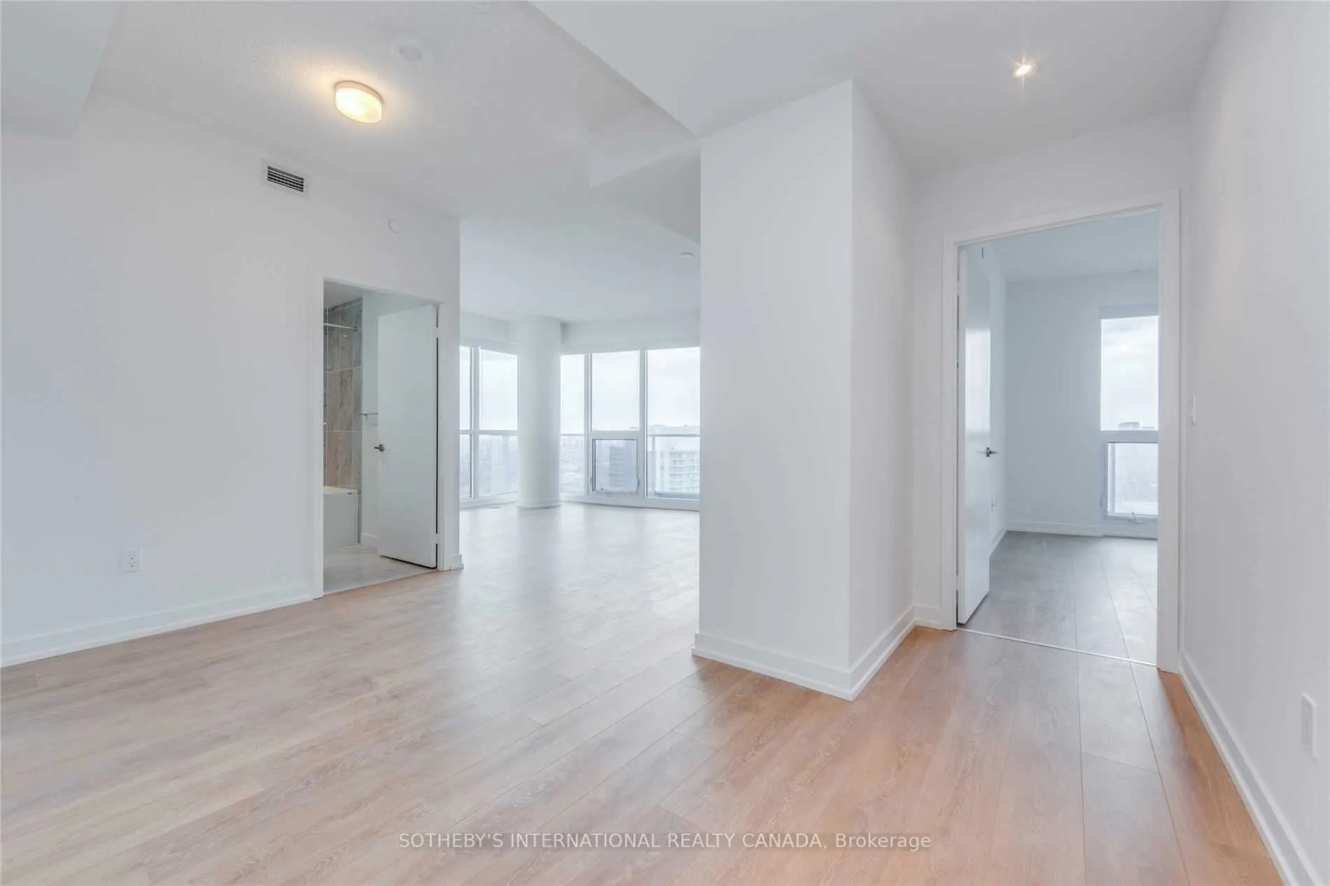 117 McMahon Drive, #3109