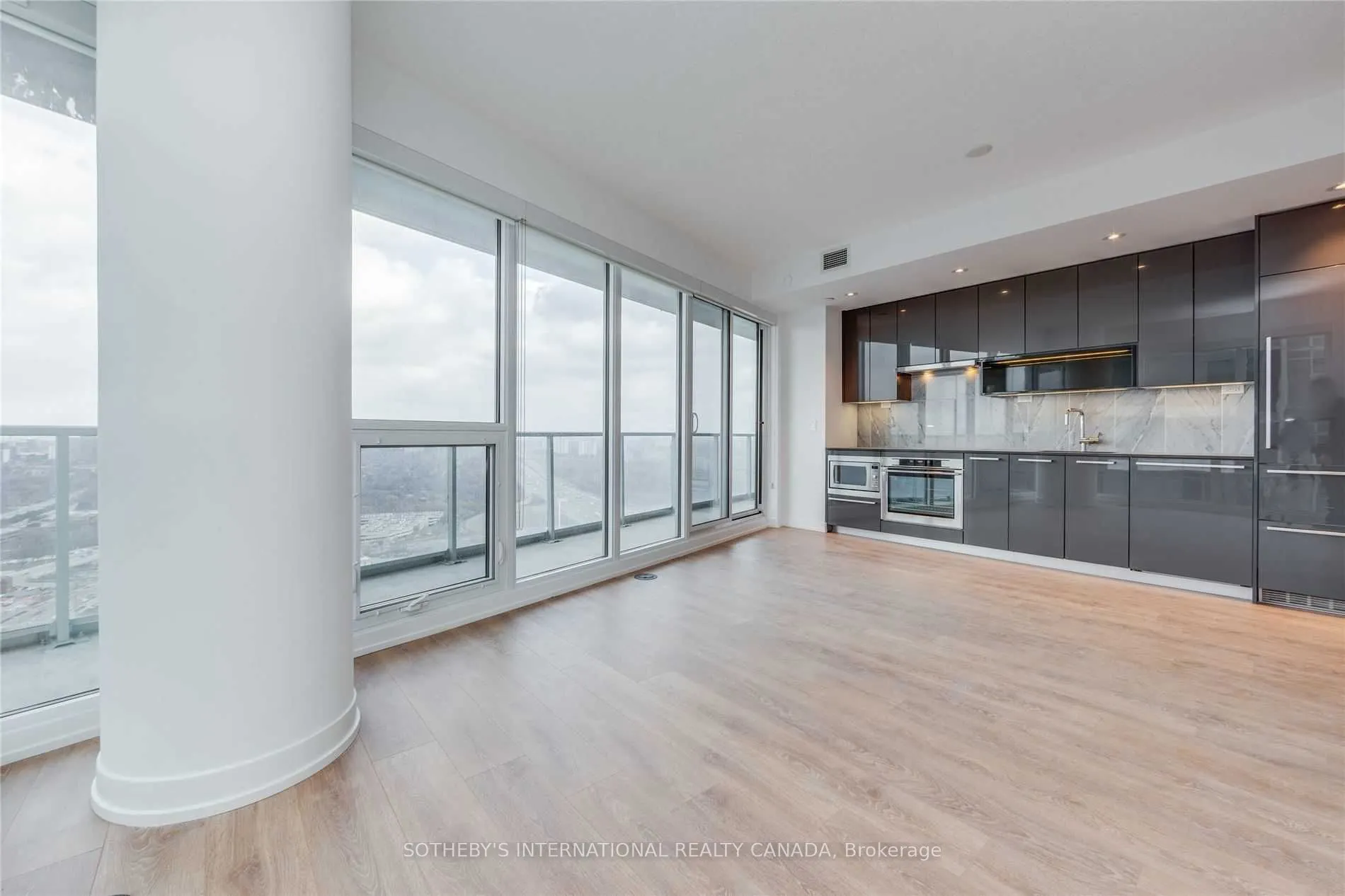 117 McMahon Drive, #3109