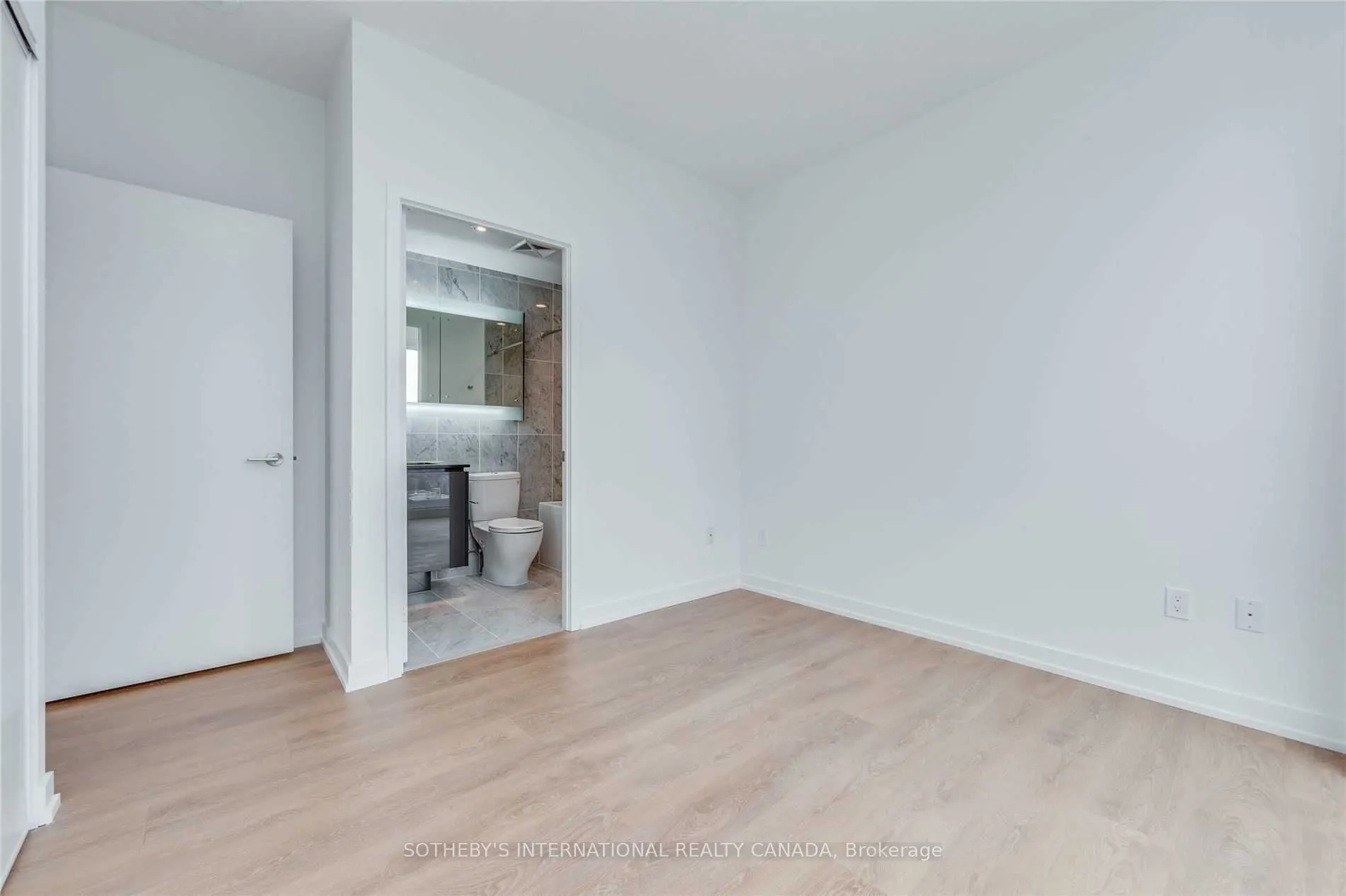 117 McMahon Drive, #3109