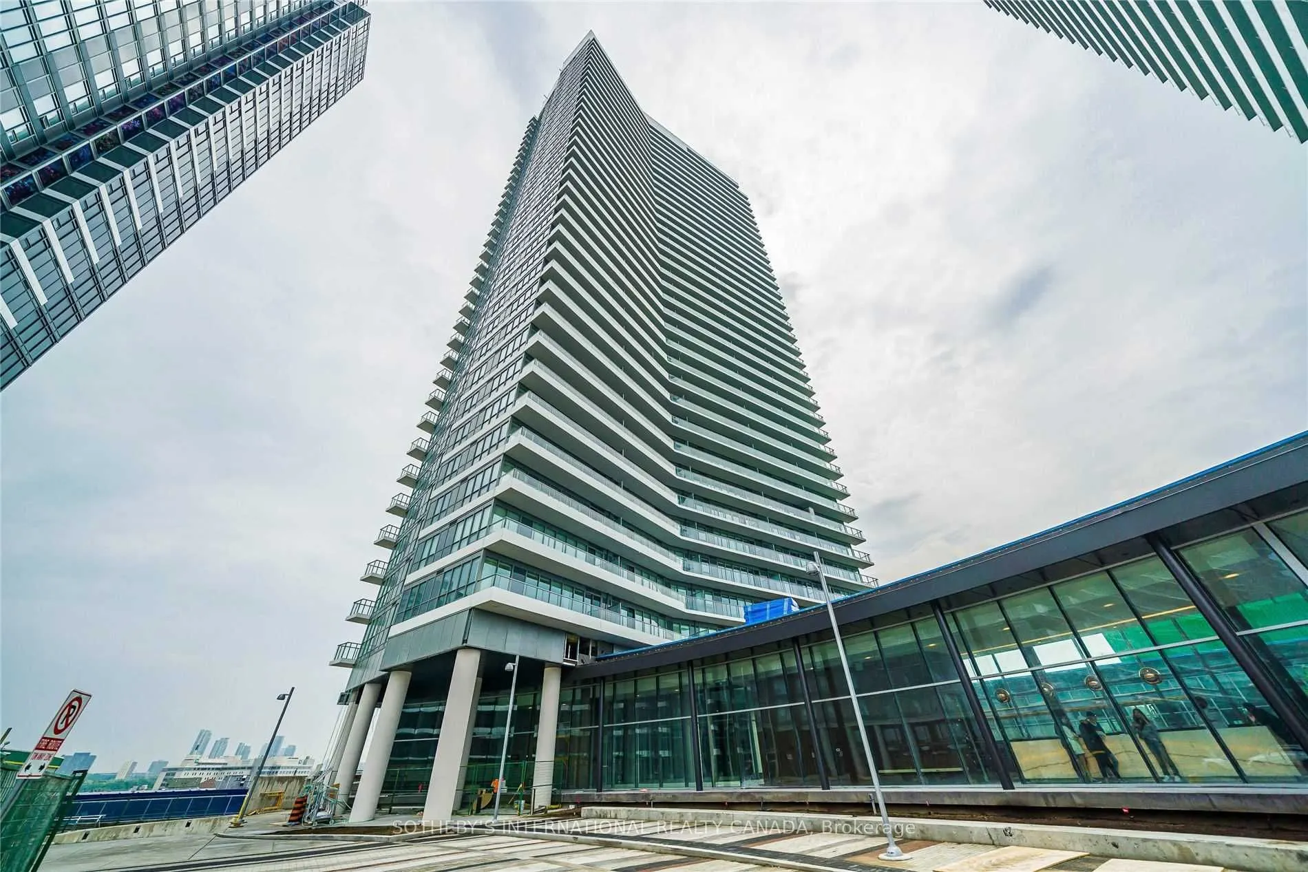 117 McMahon Drive, #3109