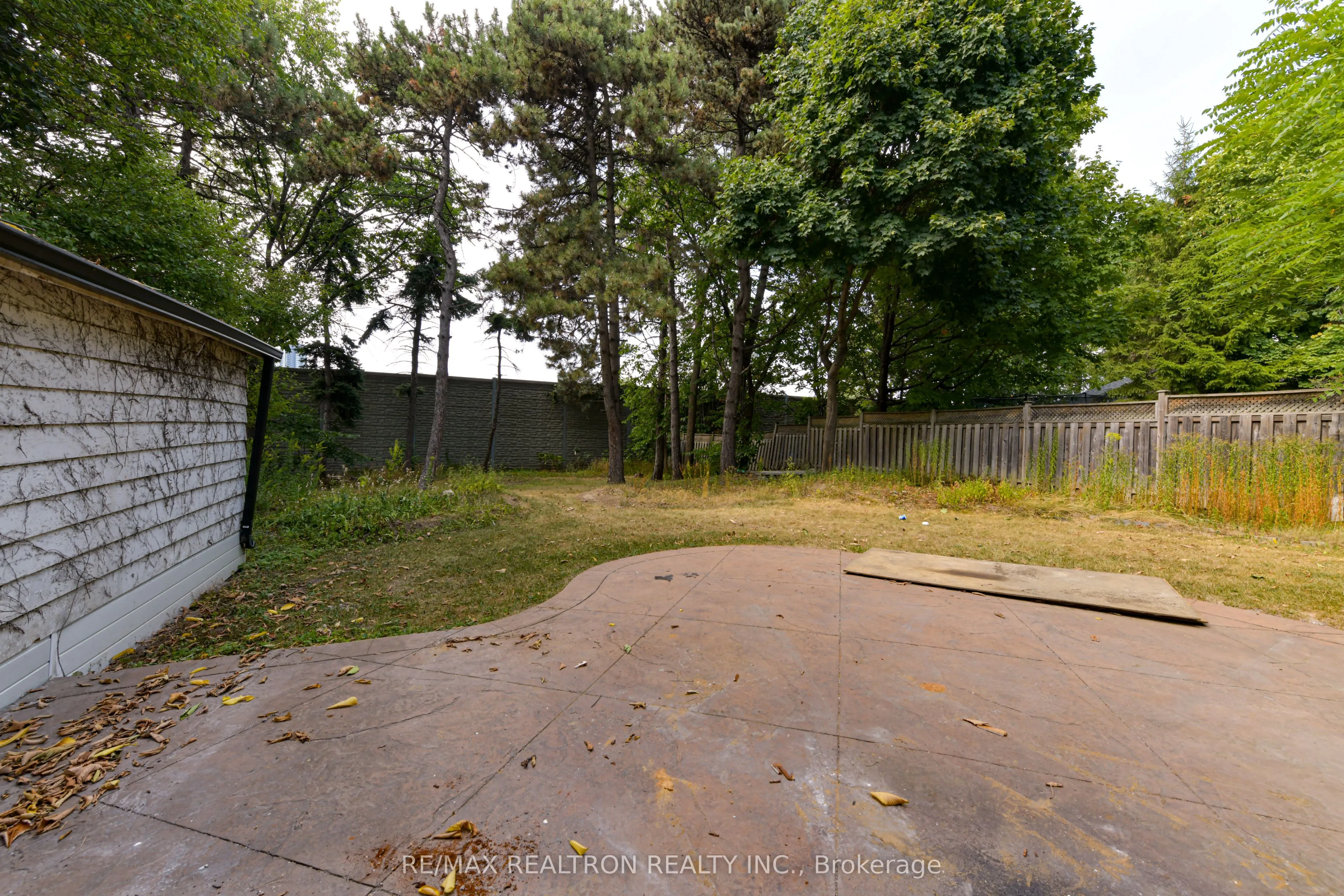 150 Upper Canada Drive