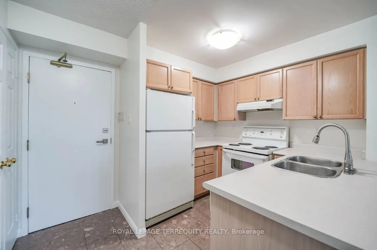 109 Front Street E, #912
