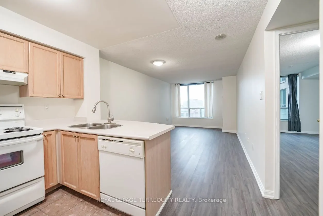 109 Front Street E, #912