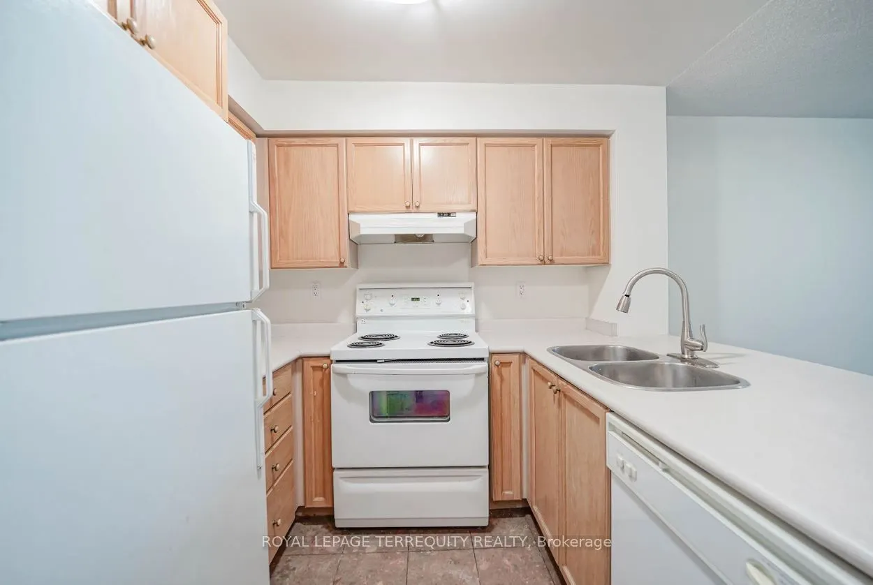 109 Front Street E, #912