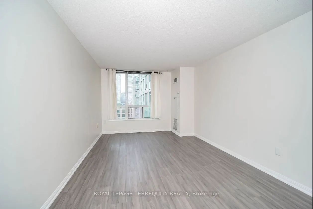109 Front Street E, #912