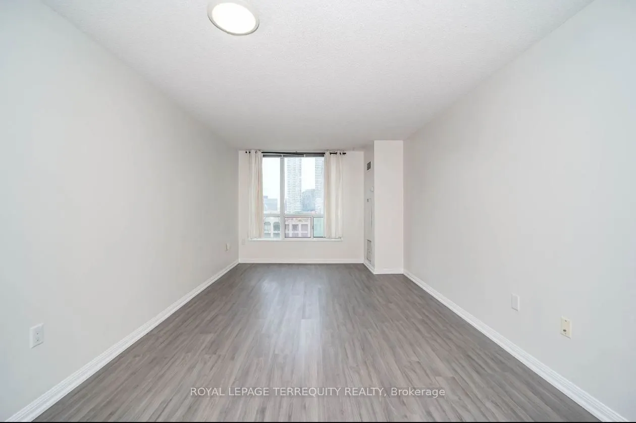 109 Front Street E, #912