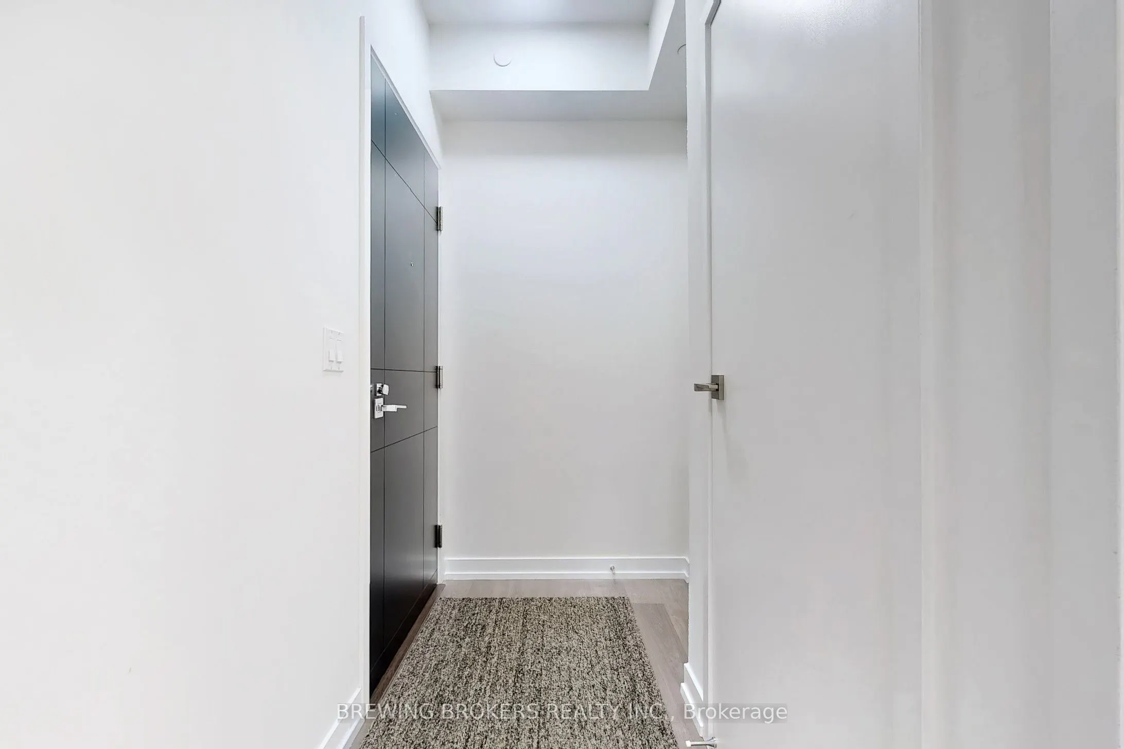 89 Dunfield Avenue, #902