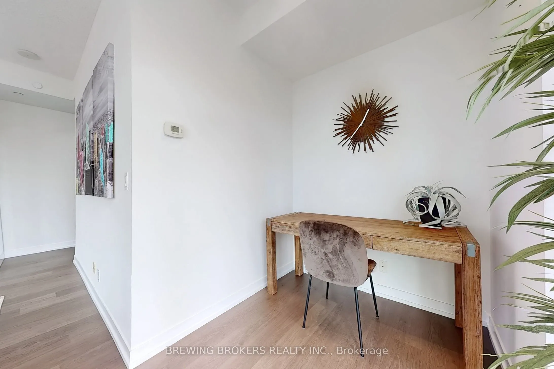 89 Dunfield Avenue, #902